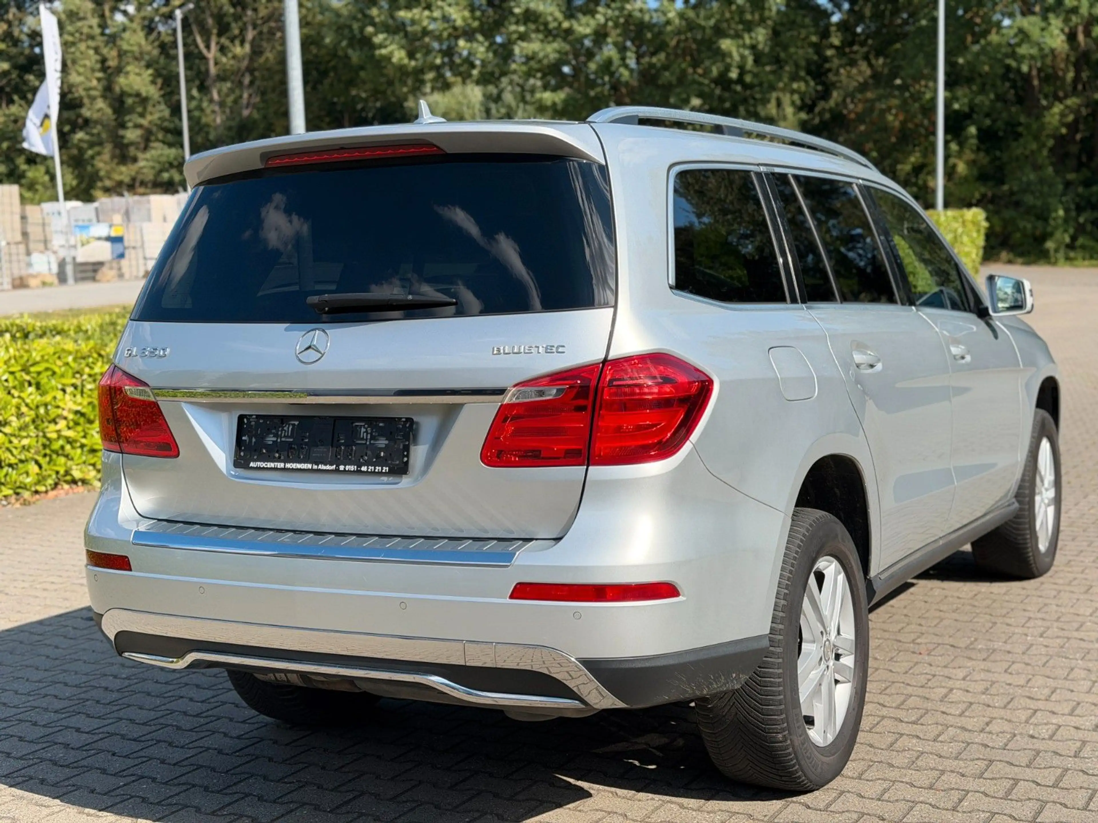 Mercedes-Benz GL 350 BlueTec 4Matic*7Sitzer*Navi*DistronicPlus — photo 10