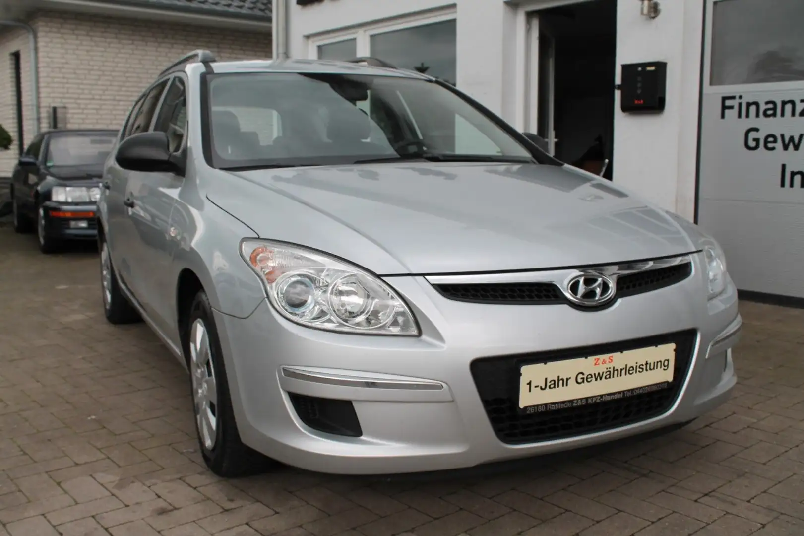 Hyundai i30 cw Classic *TÜV-NEU* Silber - 2