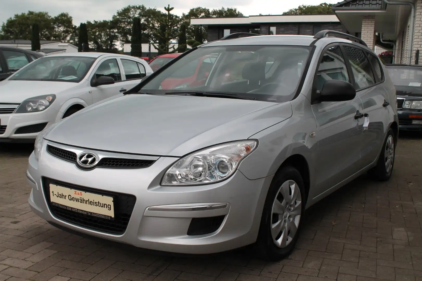Hyundai i30 cw Classic *TÜV-NEU* Silber - 1