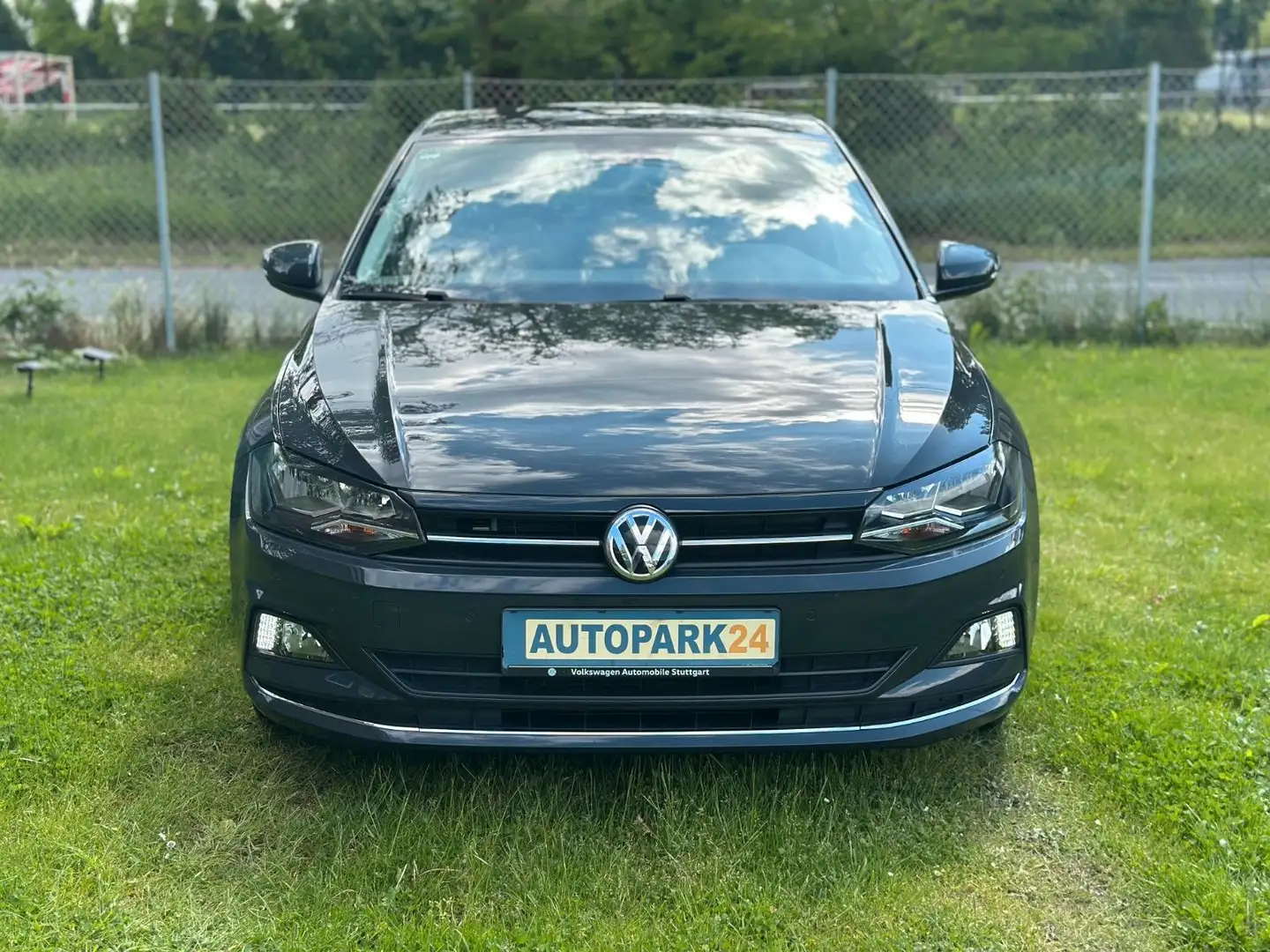 Volkswagen Polo VI Highline*1,0 95PS*DSG*KAMERA*1.HAND* Grau - 2
