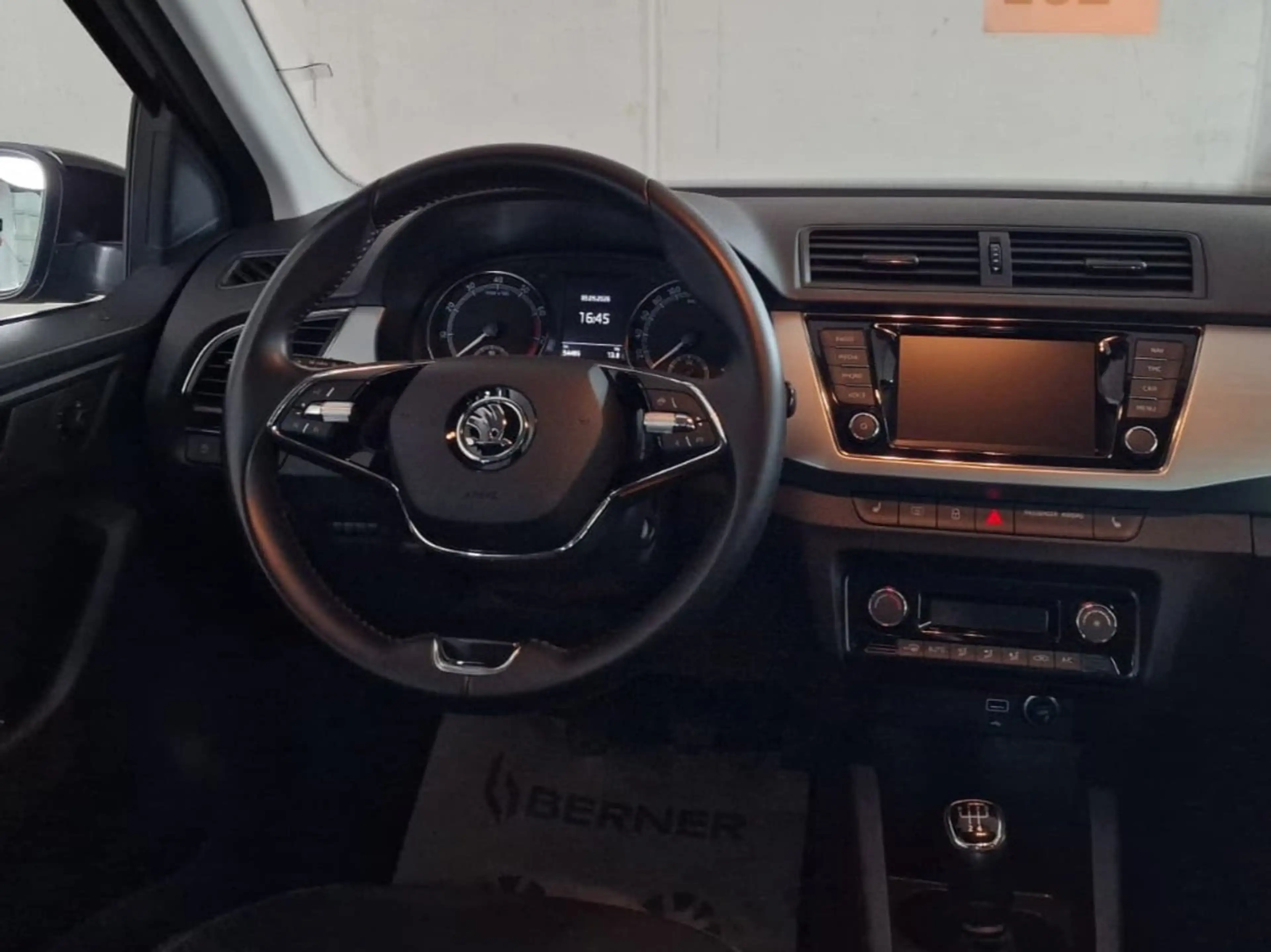 Skoda Fabia Ambition SC TSI — photo 10