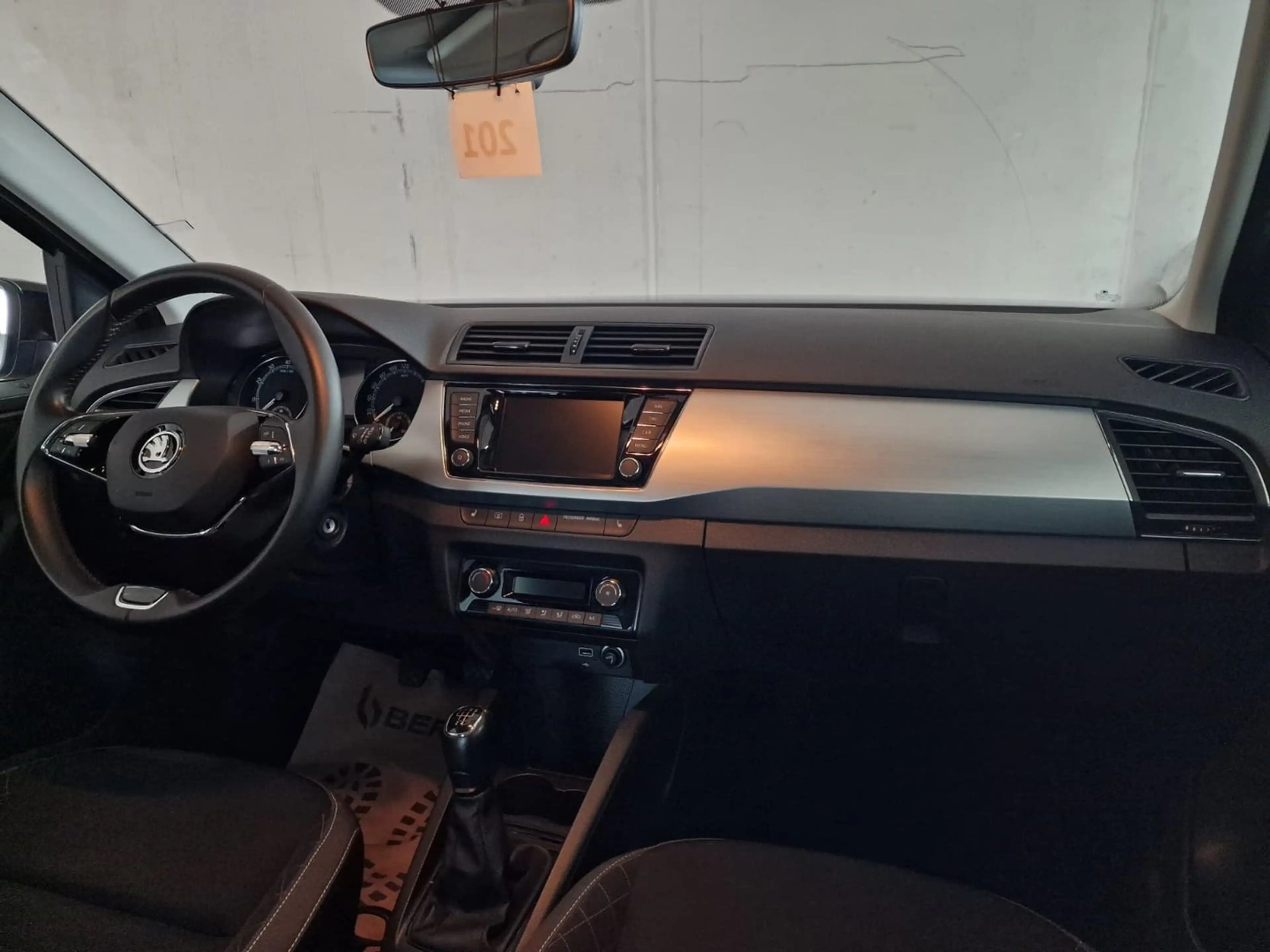 Skoda Fabia Ambition SC TSI — photo 9