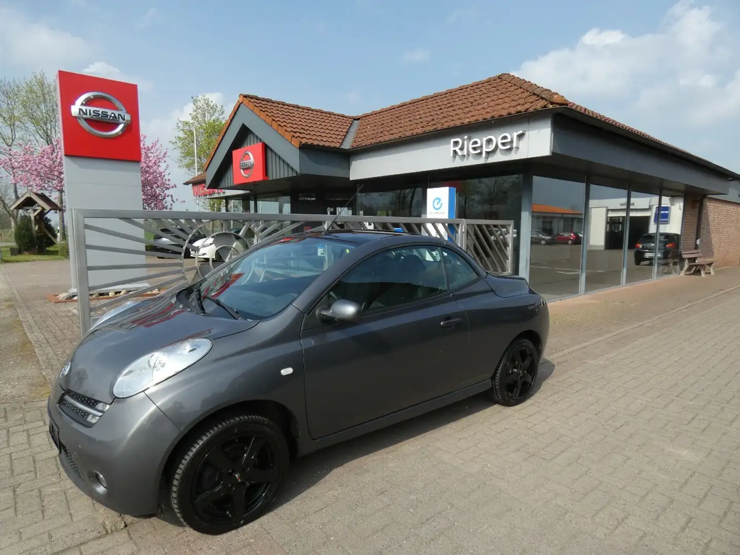 Nissan Micra Premium Grau - 1