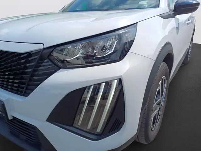 Peugeot 2008 view 9