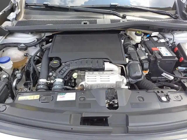 Peugeot 2008 view 5