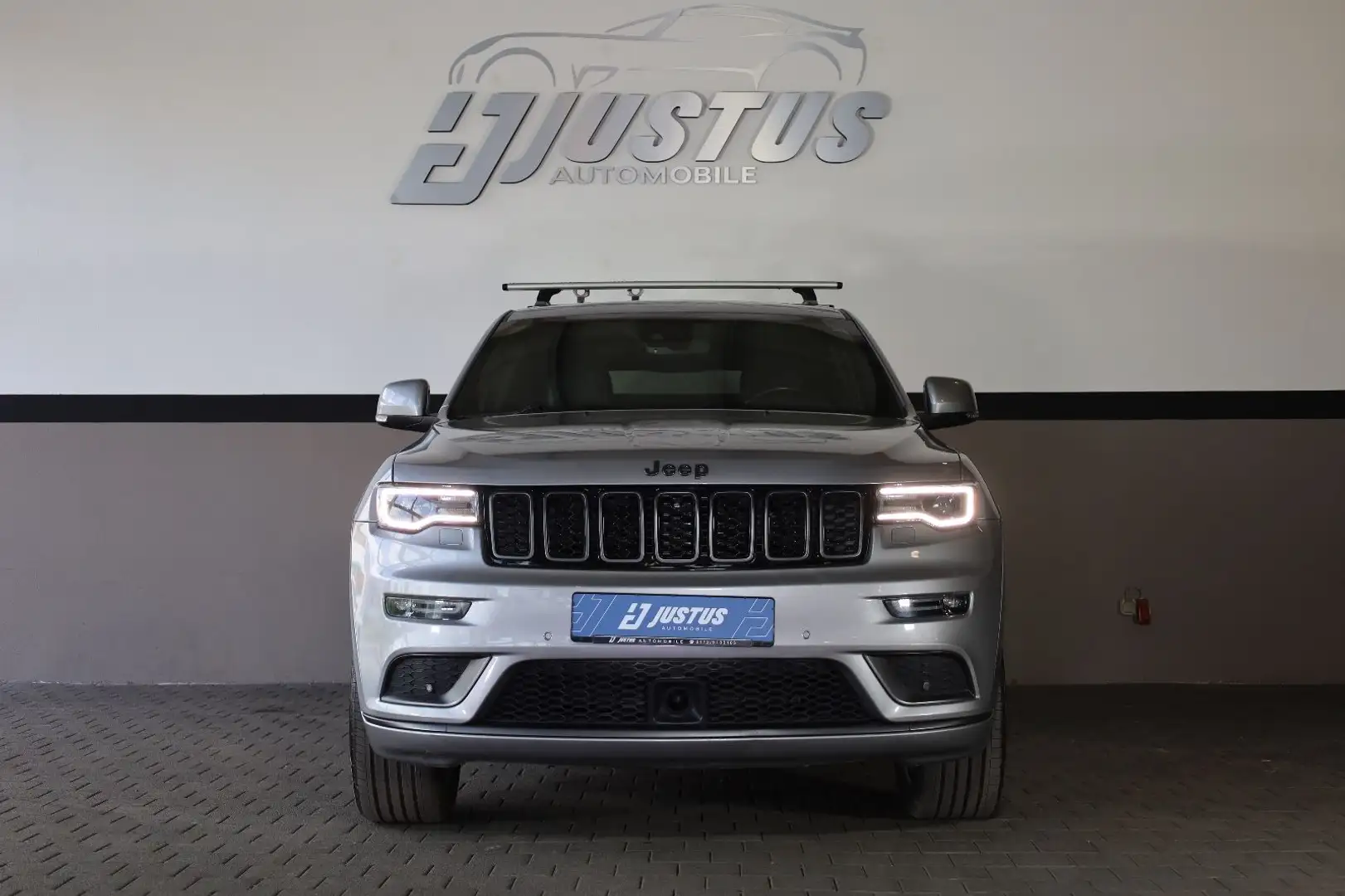 Jeep Grand Cherokee 5.7L V8 HighAltitude/GAS/VOLL/R20 Silber - 2
