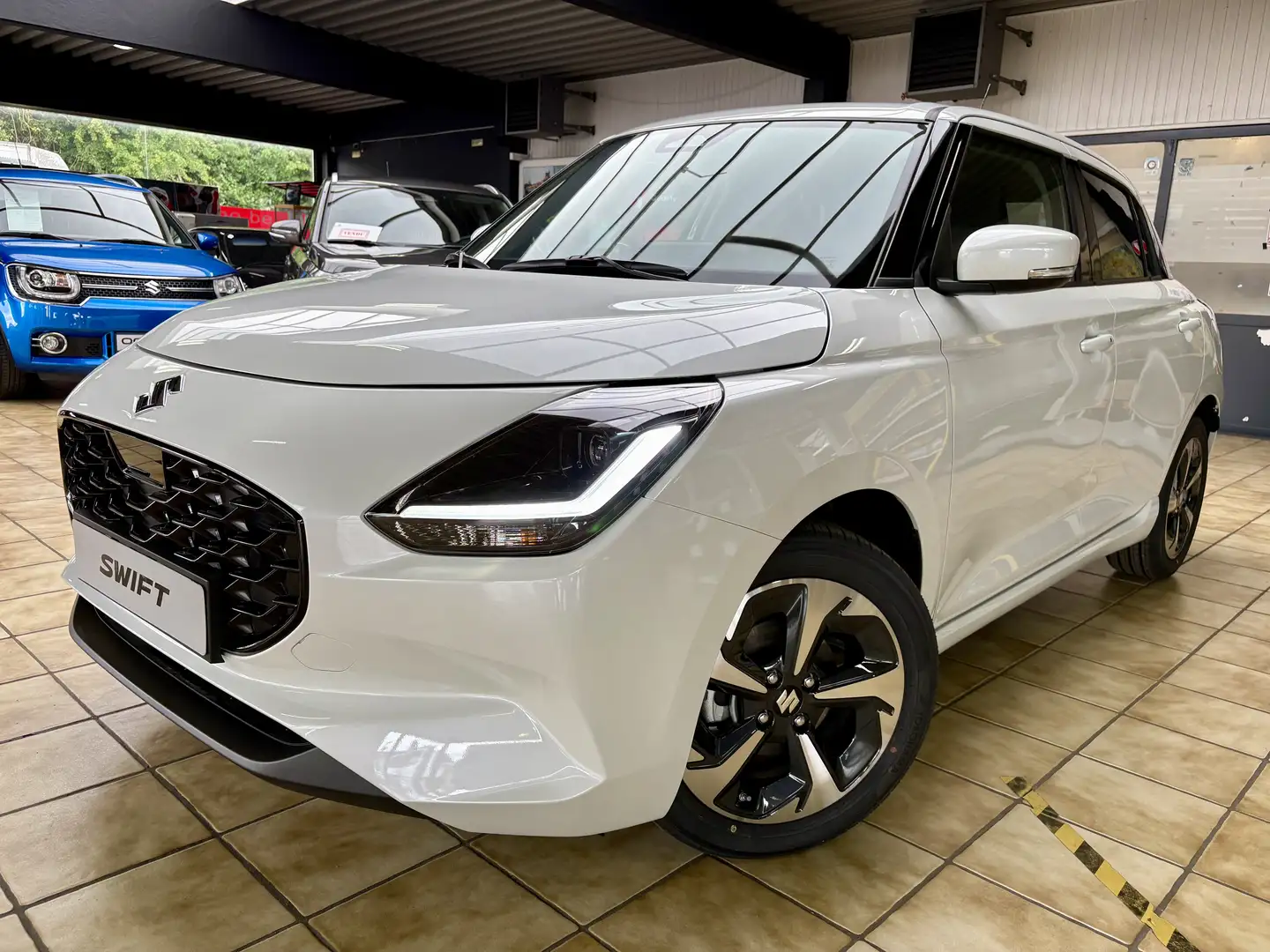 Suzuki Swift 1.2 MHEV 12V GLX / GARANTIE 7 ANS Blanc - 1