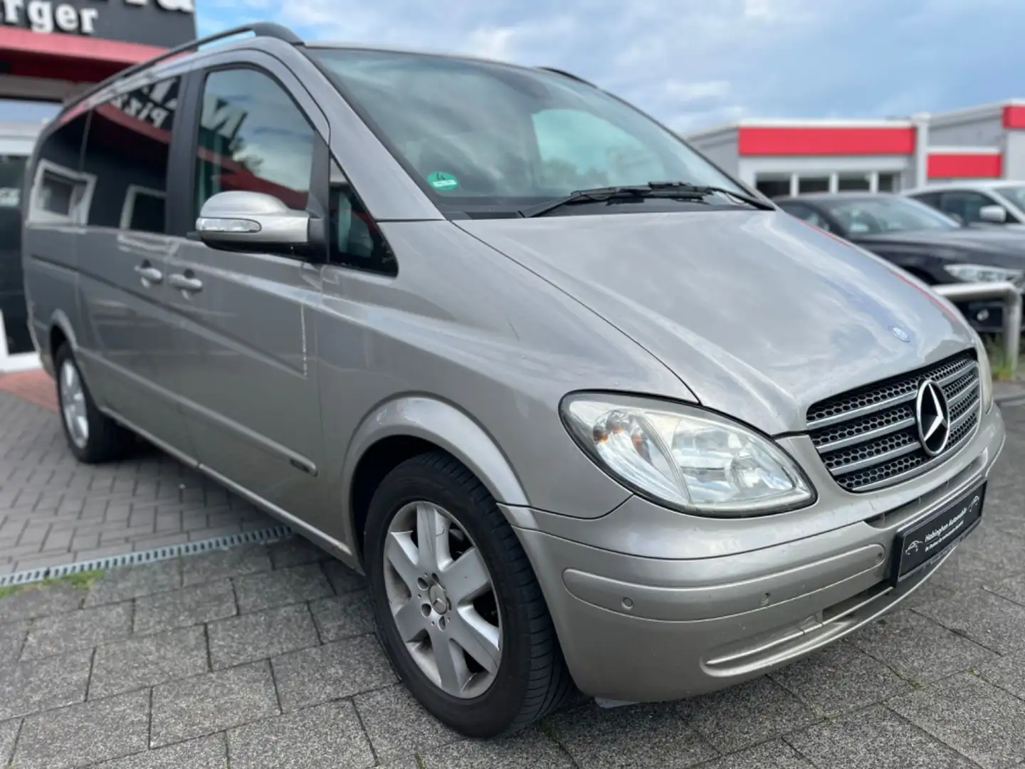 Mercedes-Benz Viano 2.2 CDI lang 7-sitzer Stříbrná - 1