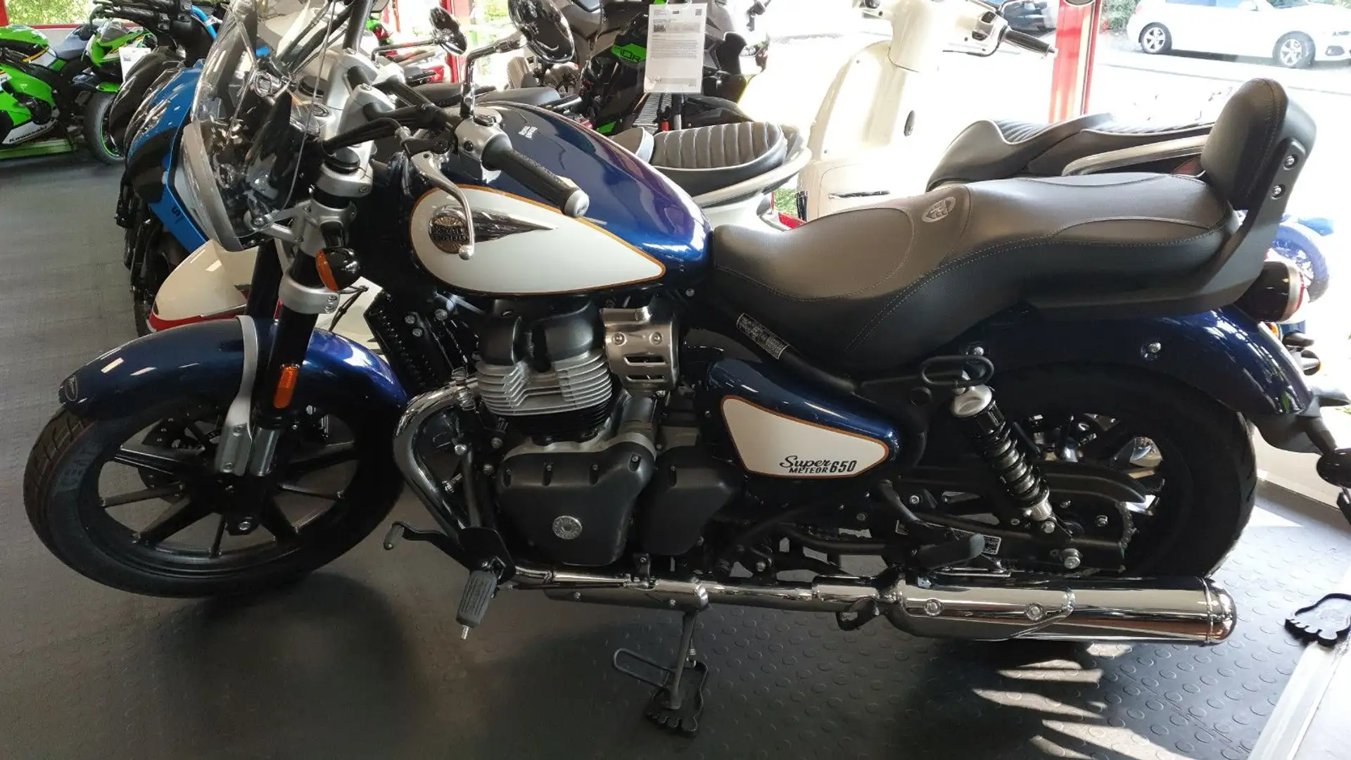 Royal Enfield Super Meteor alle Farben - 2