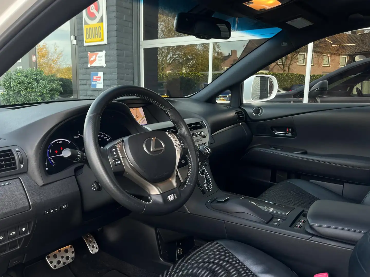 Lexus RX 450h 4WD F-Sport, Automaat, Pano, Head-Up, Keyless, 19' Wit - 2