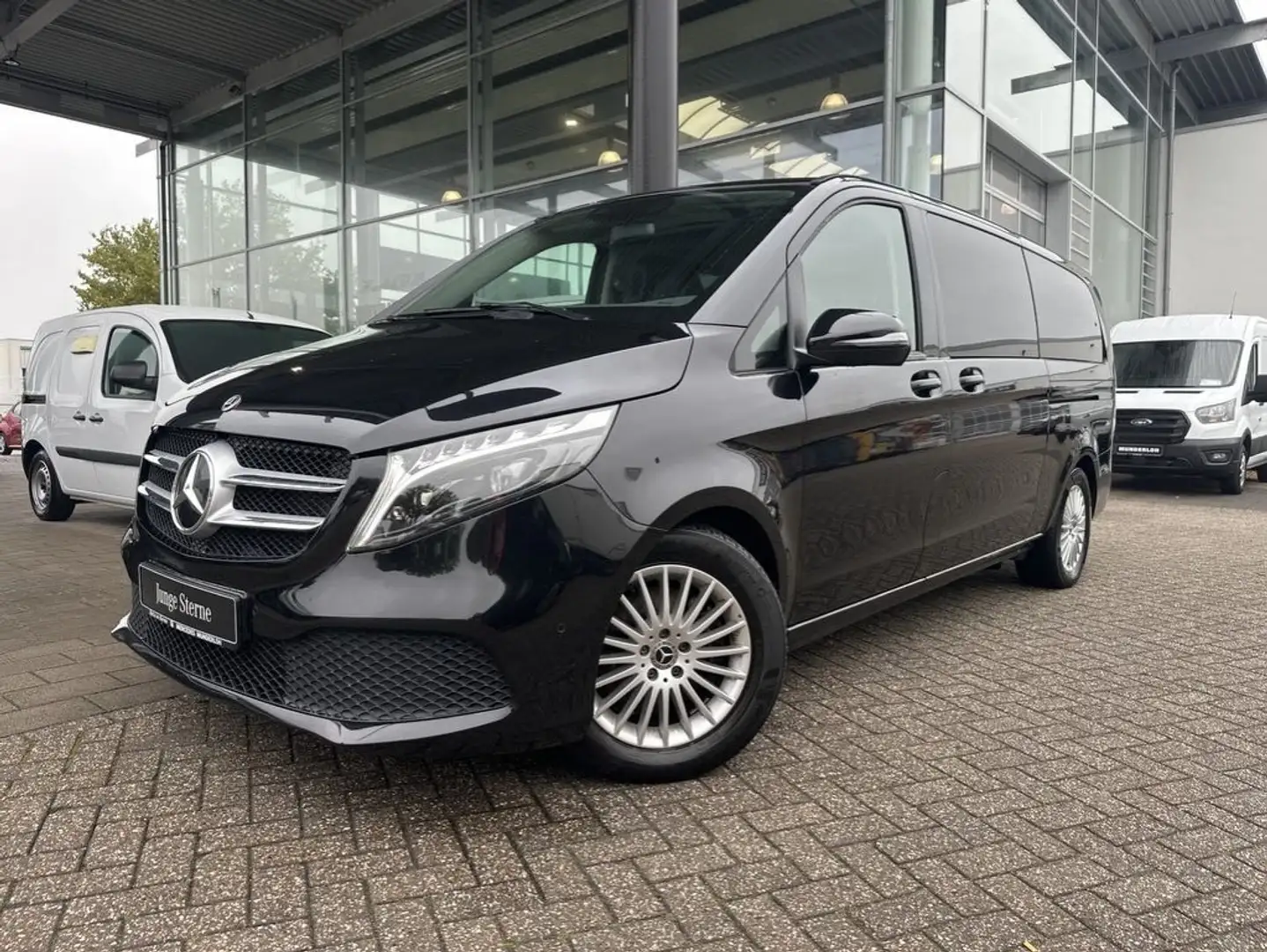 Mercedes-Benz V 300 d EDITION Extralang el.Schiebe AHK SpurW Schwarz - 2