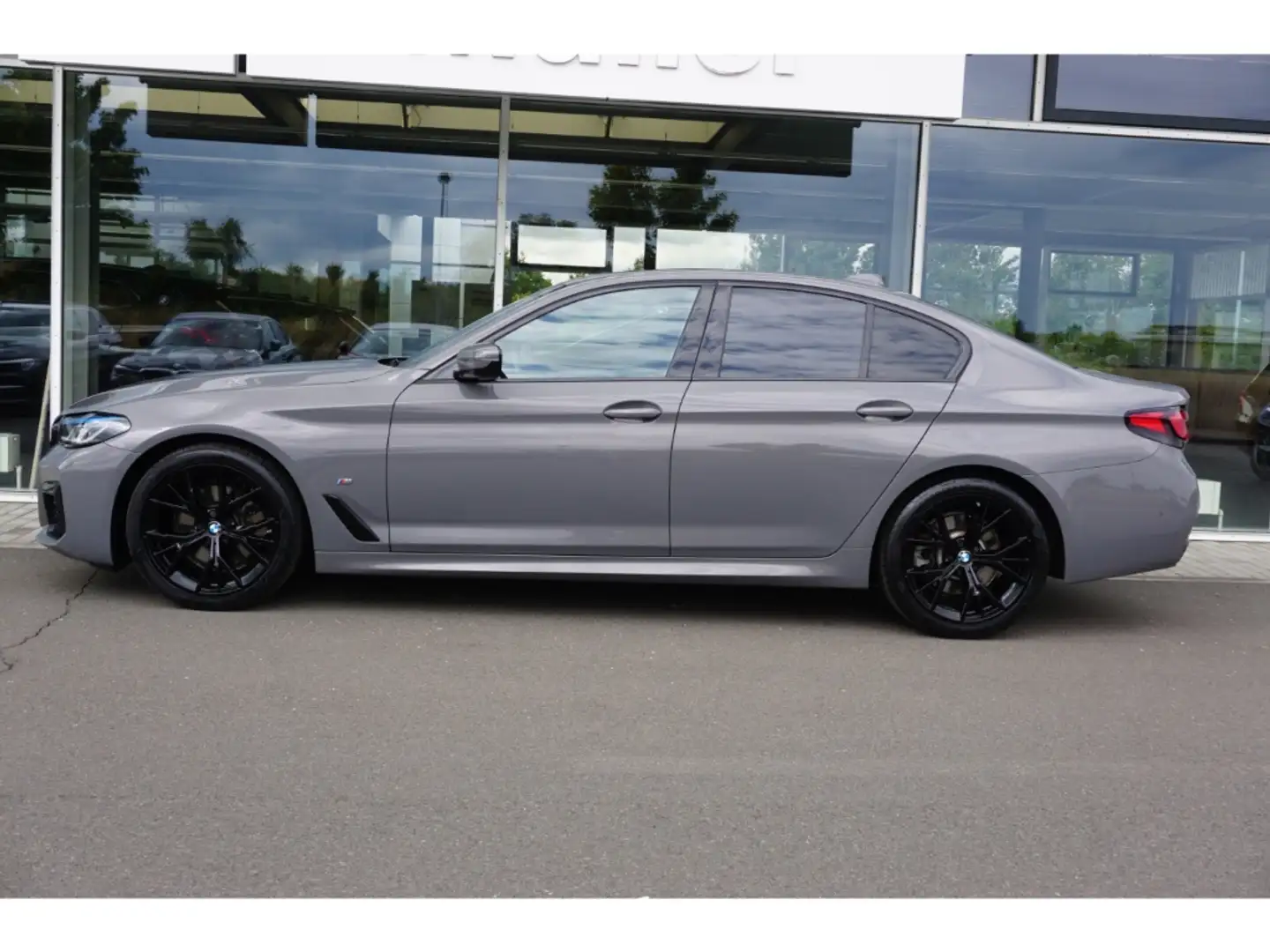 BMW 520 d Limousine MSport*HuD*Laser*DAB*HiFi*RFK* Gri - 2