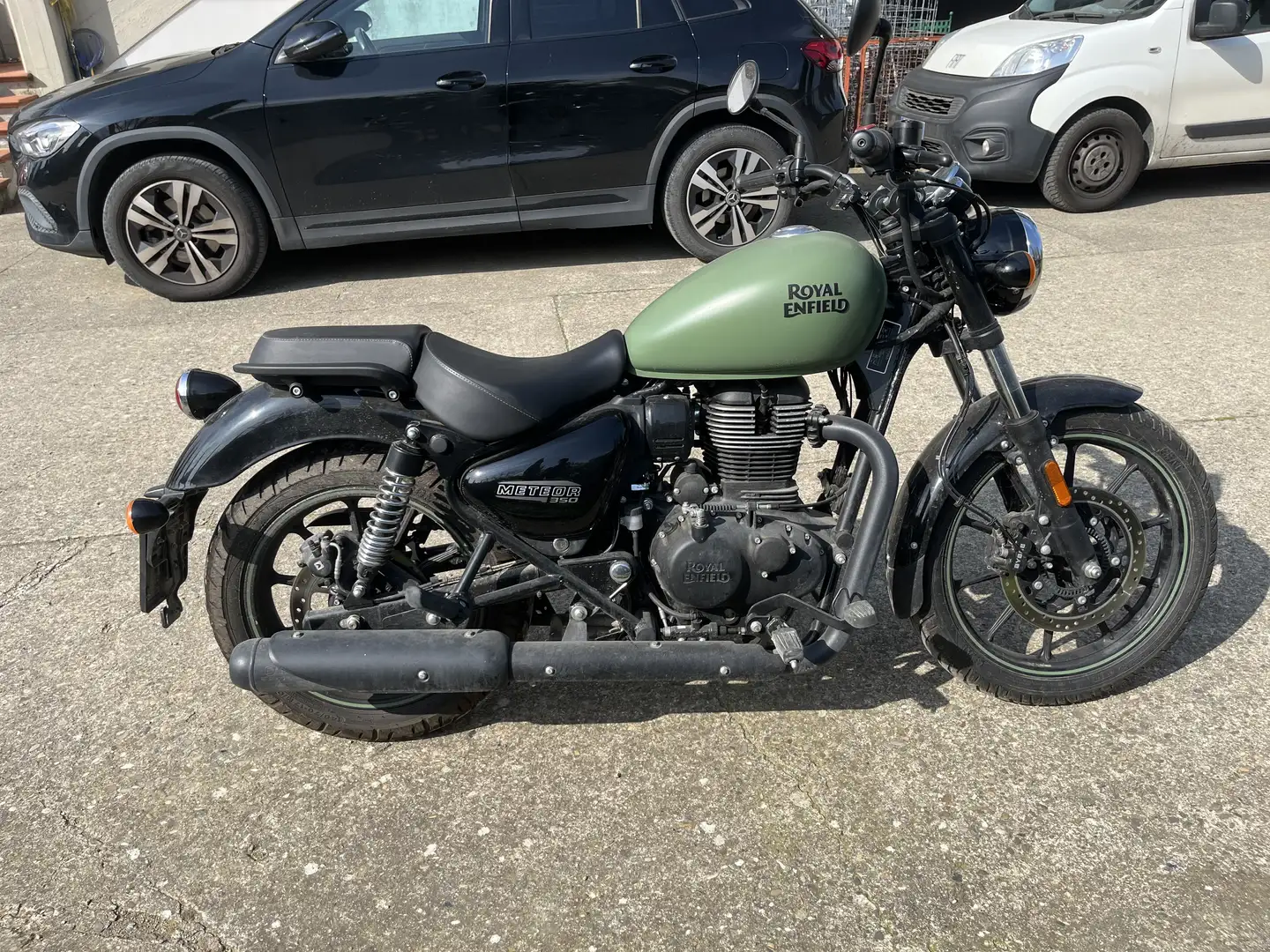 Royal Enfield Meteor 350 - 2