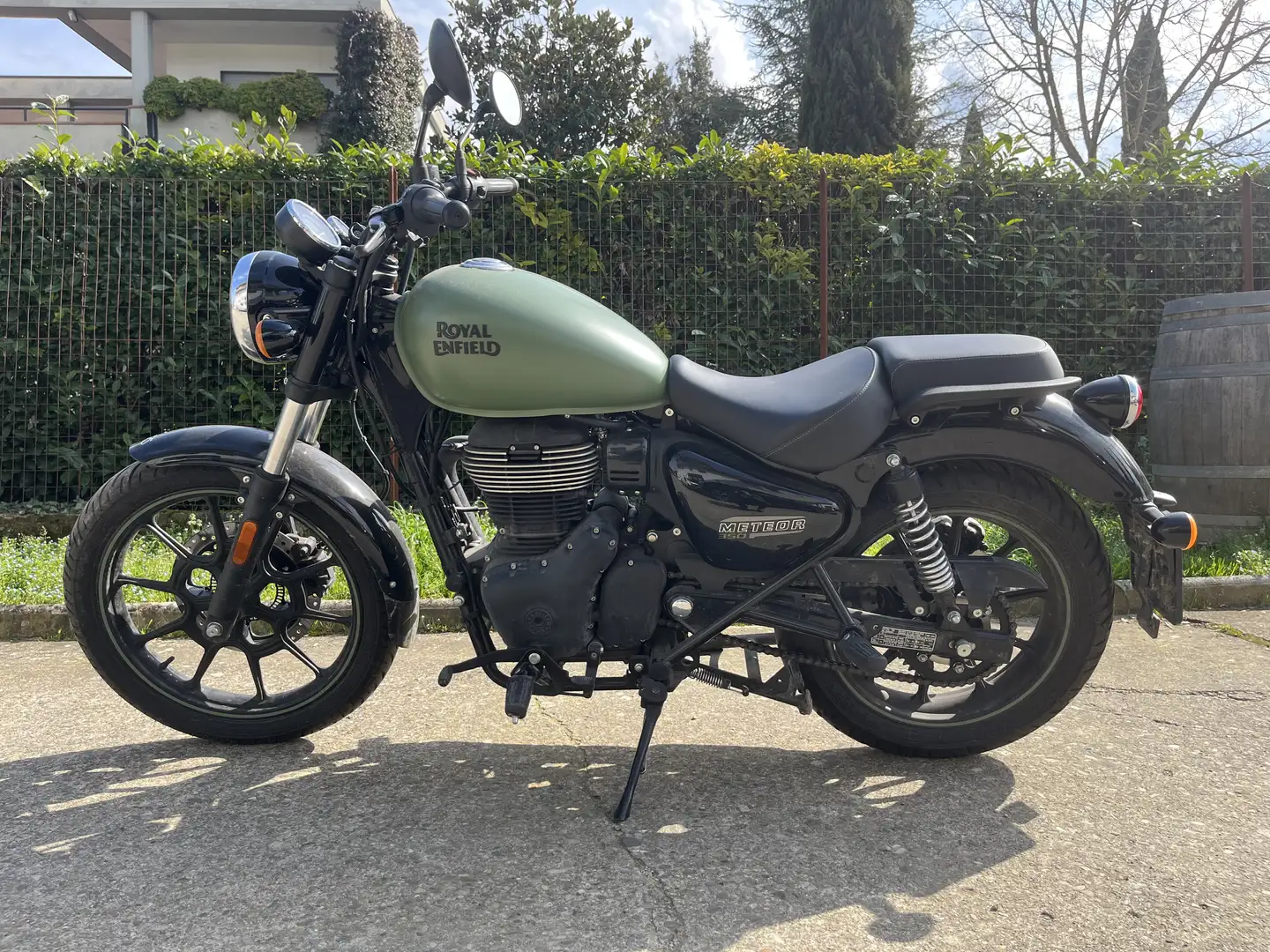 Royal Enfield Meteor 350 - 1