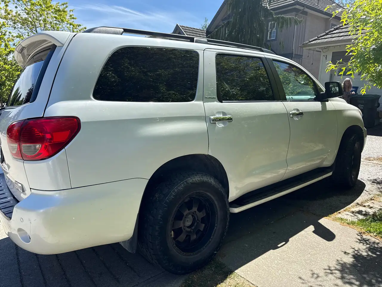 Toyota Sequoia снимка Toyota Sequoia