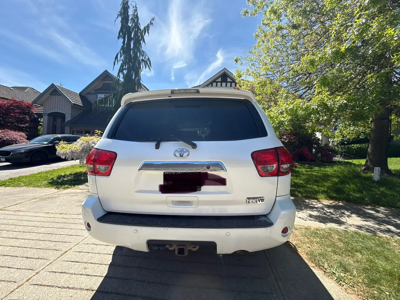 Toyota Sequoia снимка Toyota Sequoia