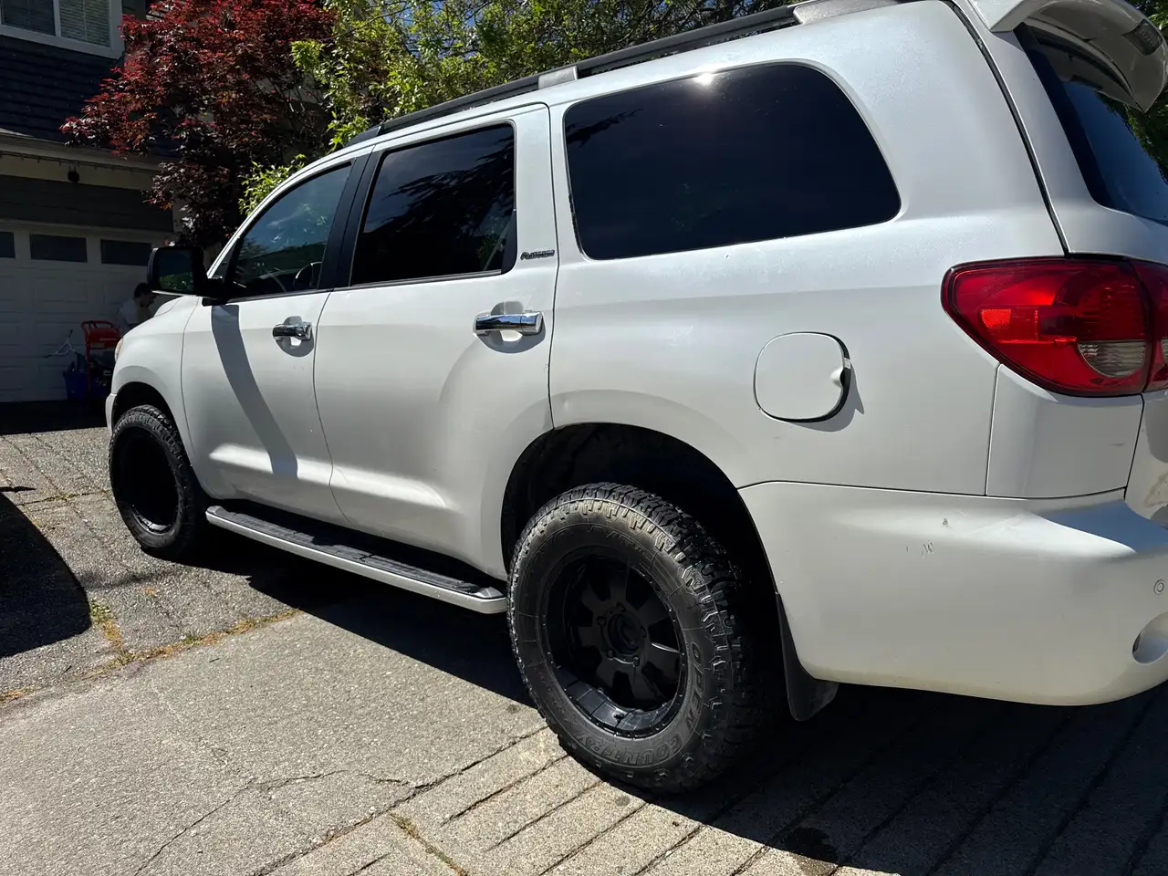 Toyota Sequoia снимка Toyota Sequoia