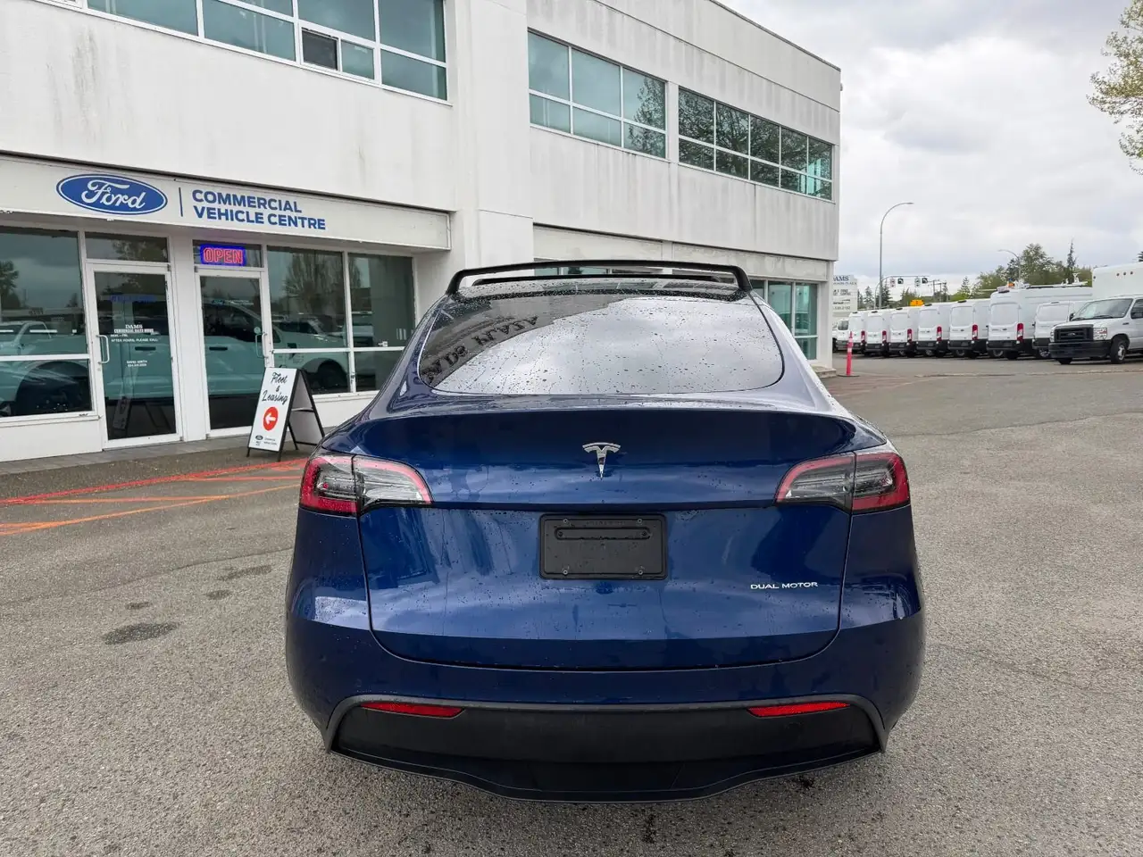 Tesla Model Y снимка Tesla Model Y