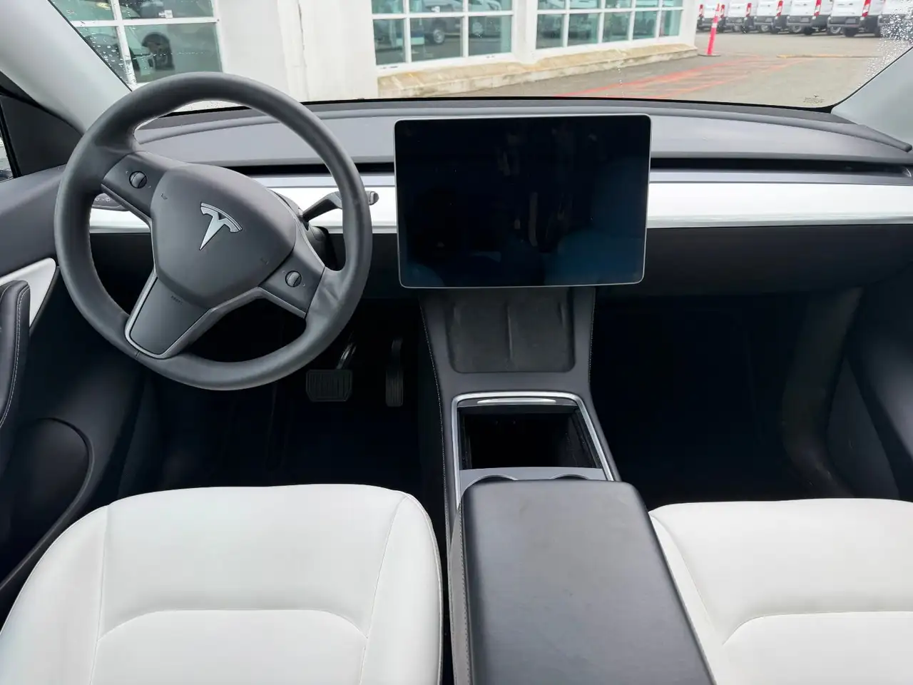 Tesla Model Y снимка Tesla Model Y