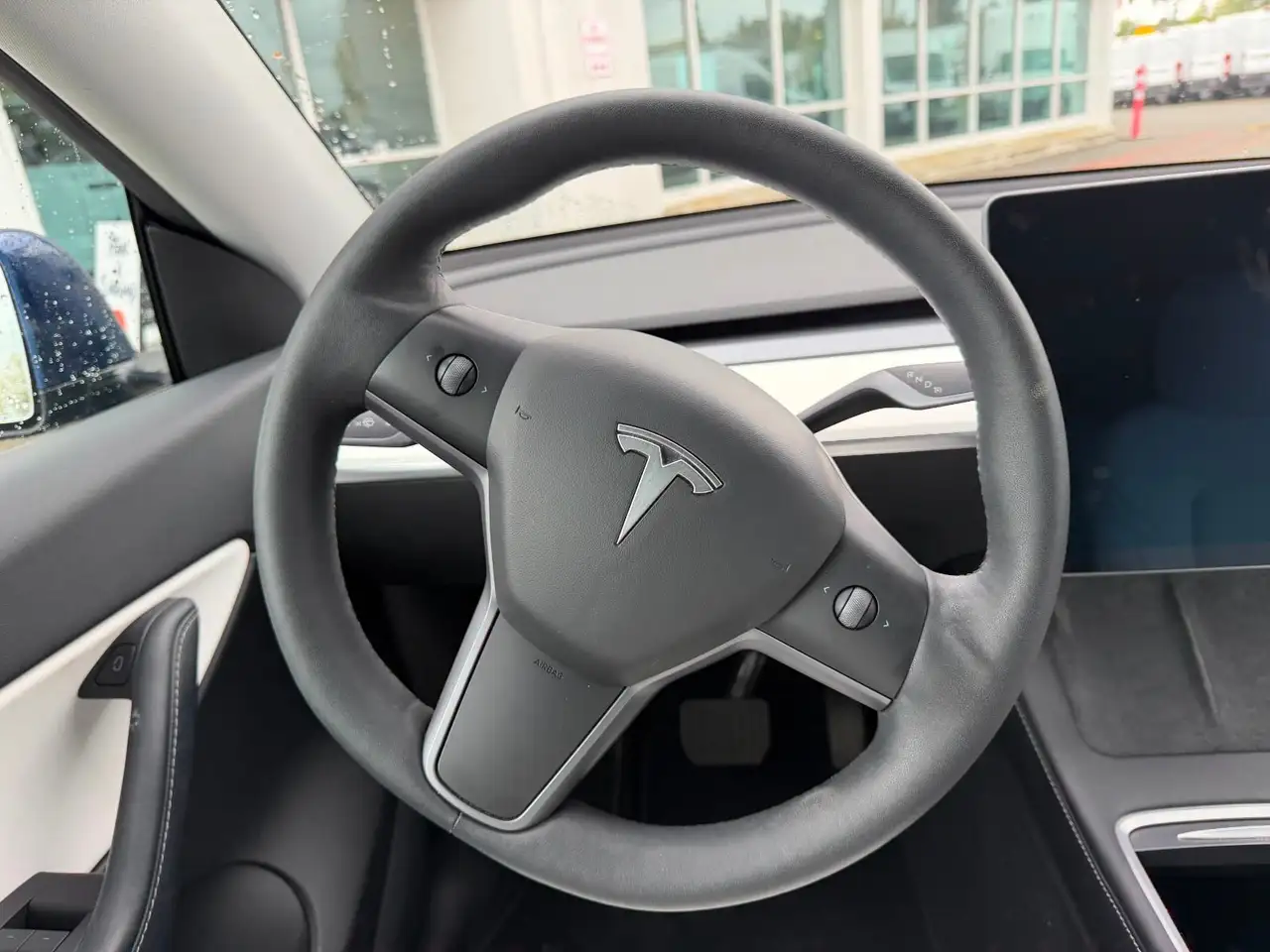 Tesla Model Y снимка Tesla Model Y