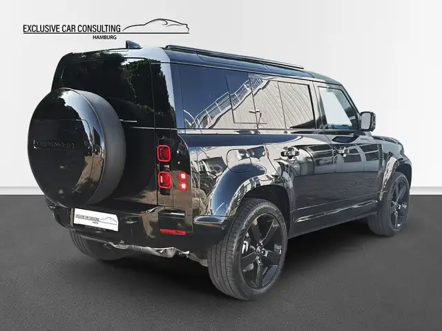Land Rover Defender 110 view 6
