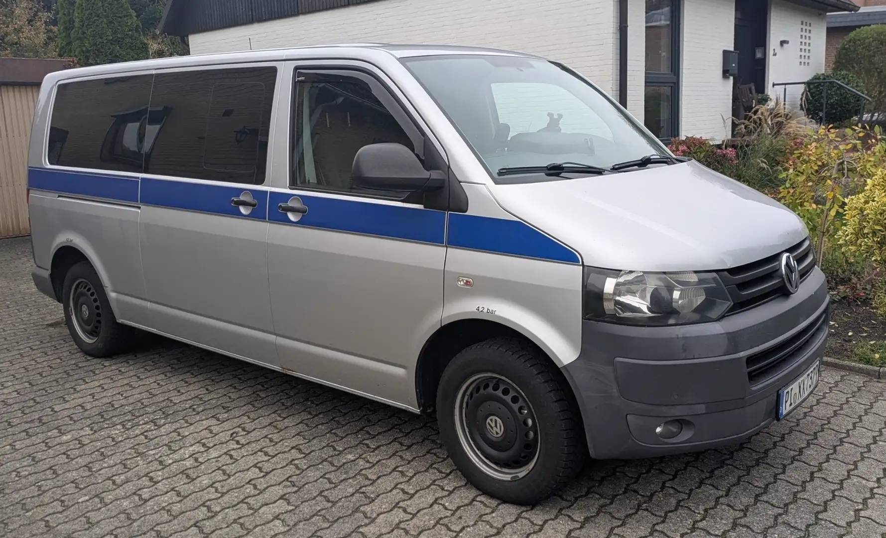 Volkswagen Bus VW T5 Kombi Langer Radstand BAG Brennstoffzelle Silber - 1