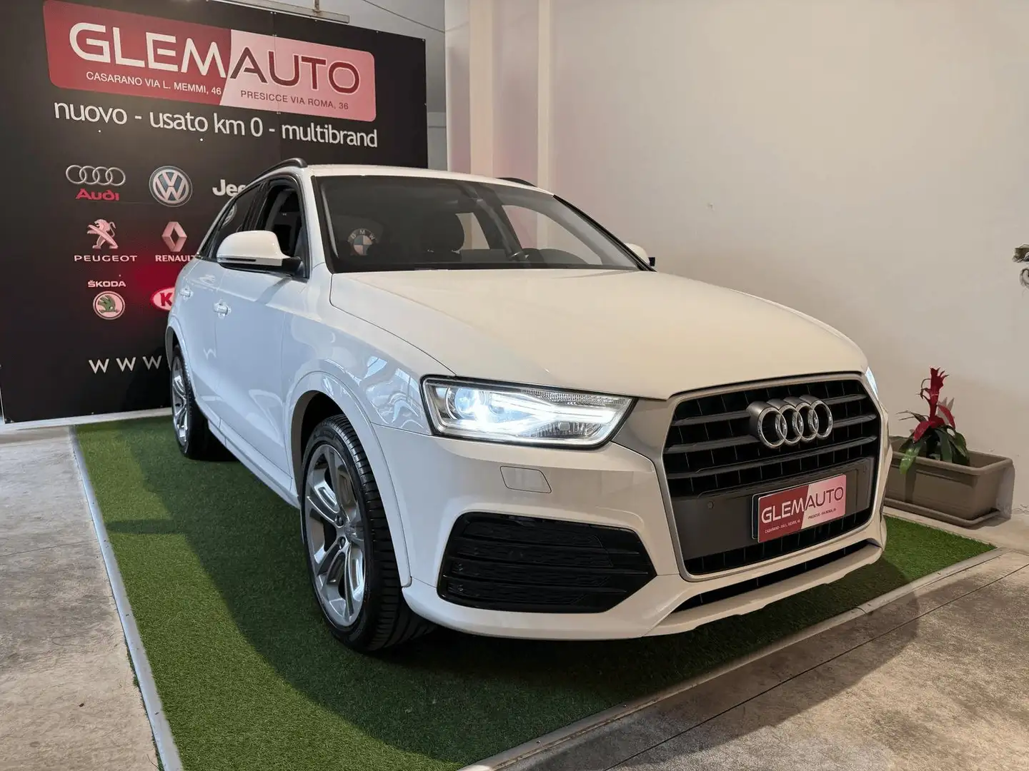 Audi Q3 2.0 tdi S line edition 120cv s-tronic Fehér - 2