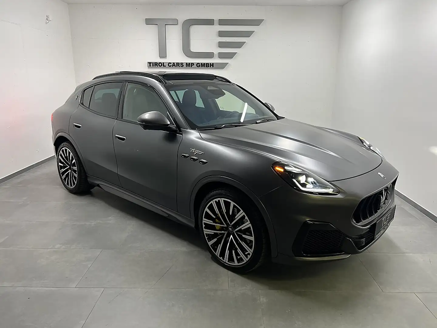 Maserati Grecale Trofeo Q4, 21 Zoll, Carbon, Sitzbelüftung, ... Grau - 1