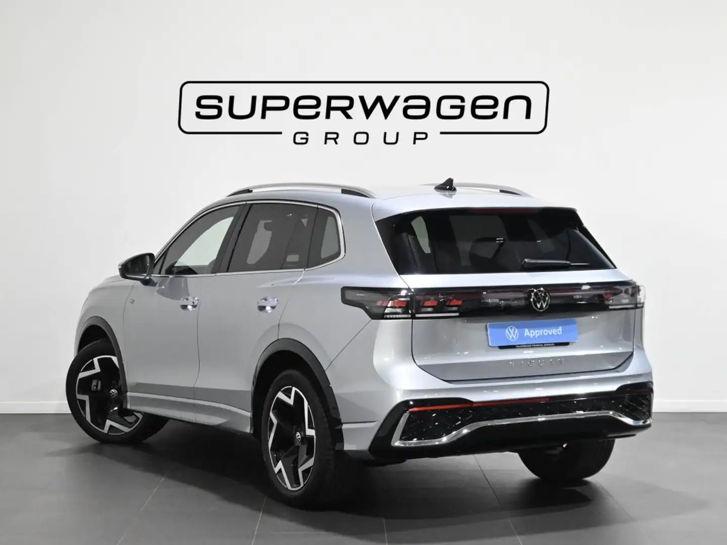 Volkswagen Tiguan 2.0TDI R-Line DSG 110kW Plateado - 2