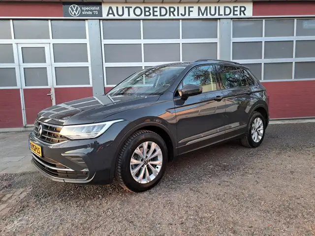 Volkswagen Tiguan 1.5 TSI 150 Pk Life Business Dsg-7 Ecc Pdc Apple c