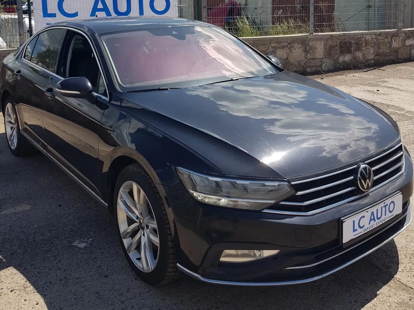 Volkswagen Passat Elegance Schwarz - 2