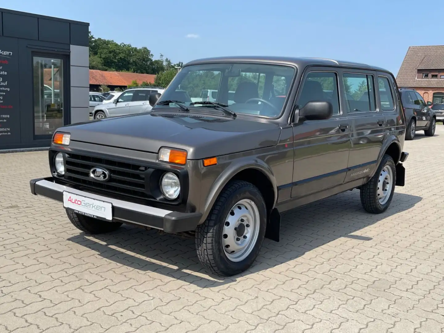 Lada Taiga Niva 1.7 4x4 1HD Gri - 2