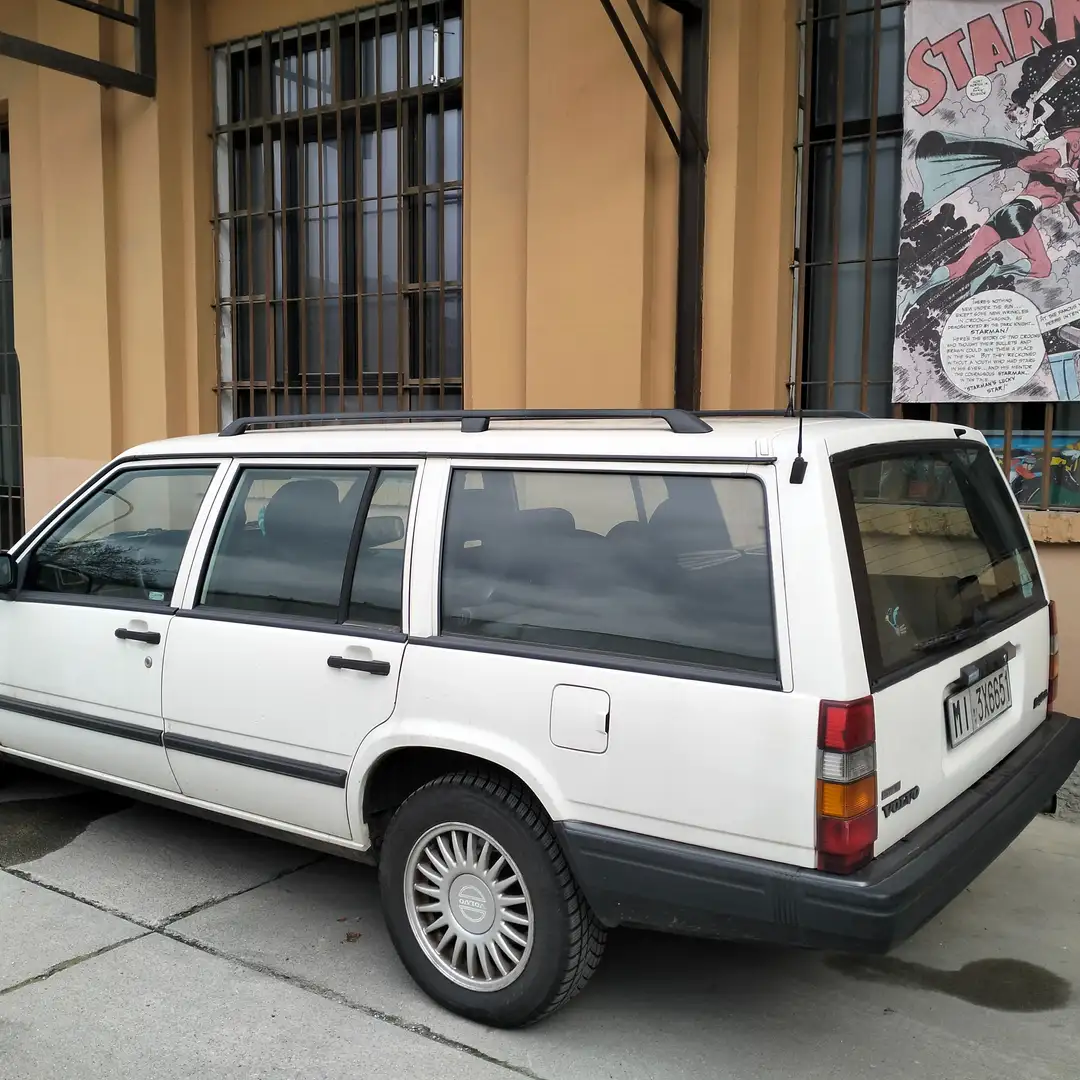 Volvo 945 Polar Biały - 1