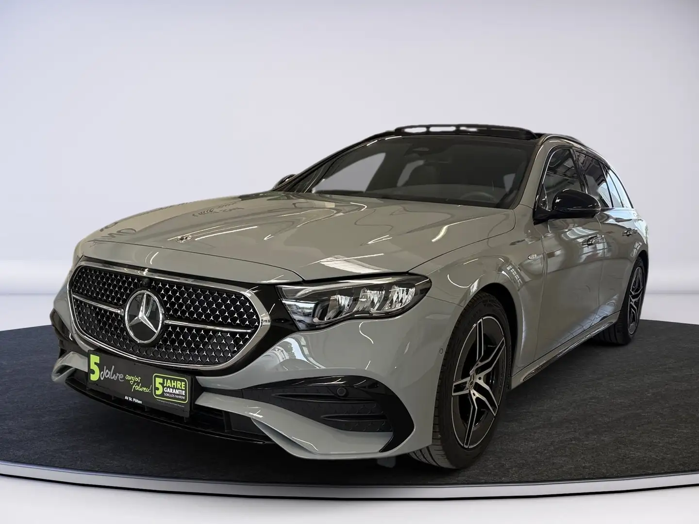 Mercedes-Benz E 300 e T AMG LINE PANO HSD AHK Grau - 2