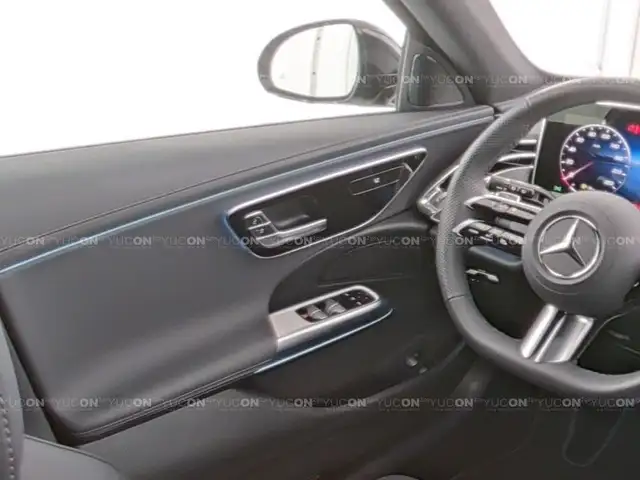 Mercedes-Benz E 300 e T AMG LINE PANO HSD AHK Ansicht 9