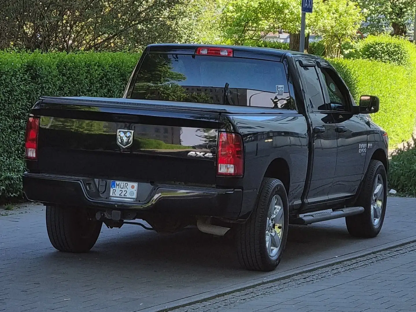 Dodge RAM Schwarz - 2