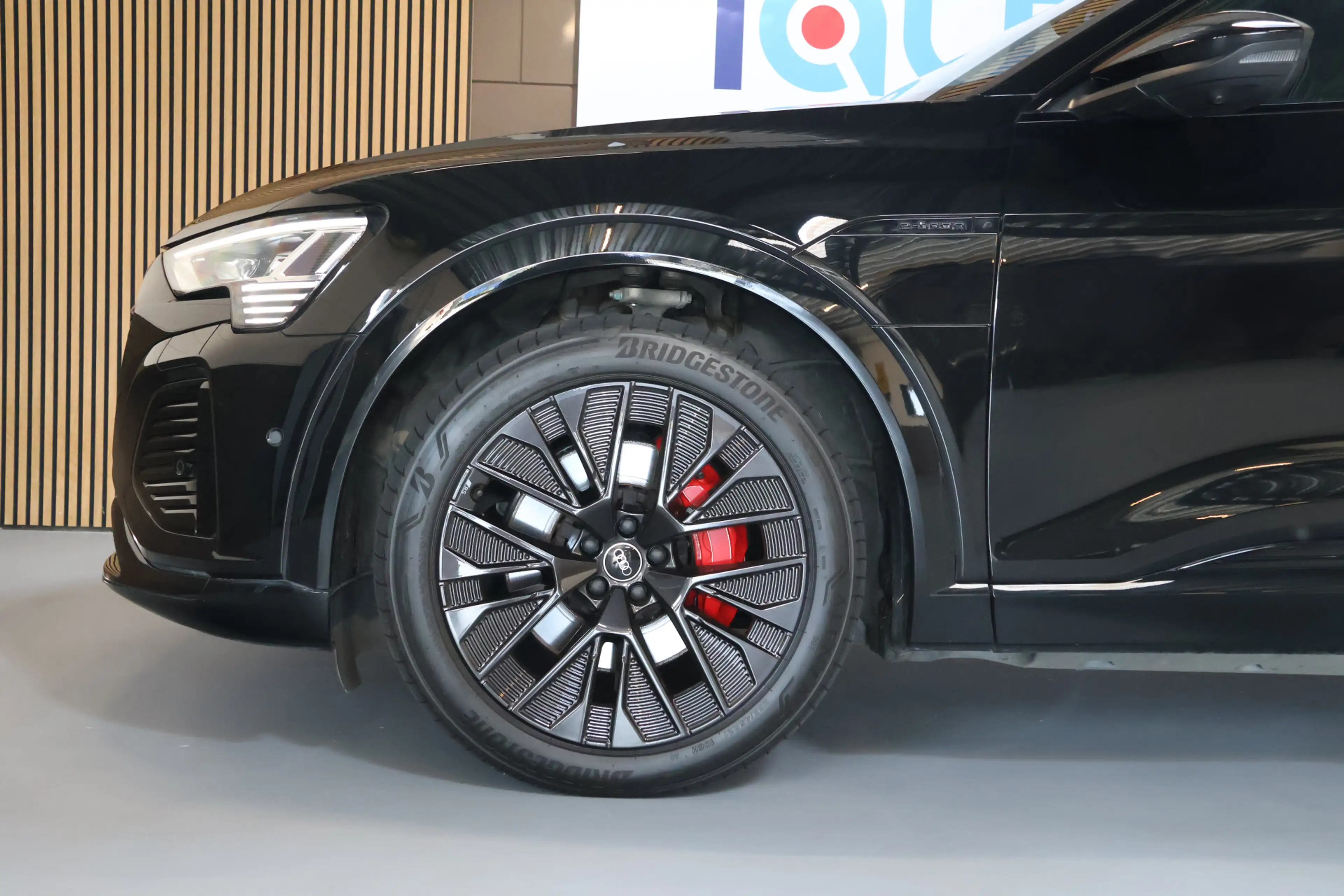Audi Q8 e-tron 55 quattro S Edition 115 kWh SOH 100% Pano/LED Mat — photo 5