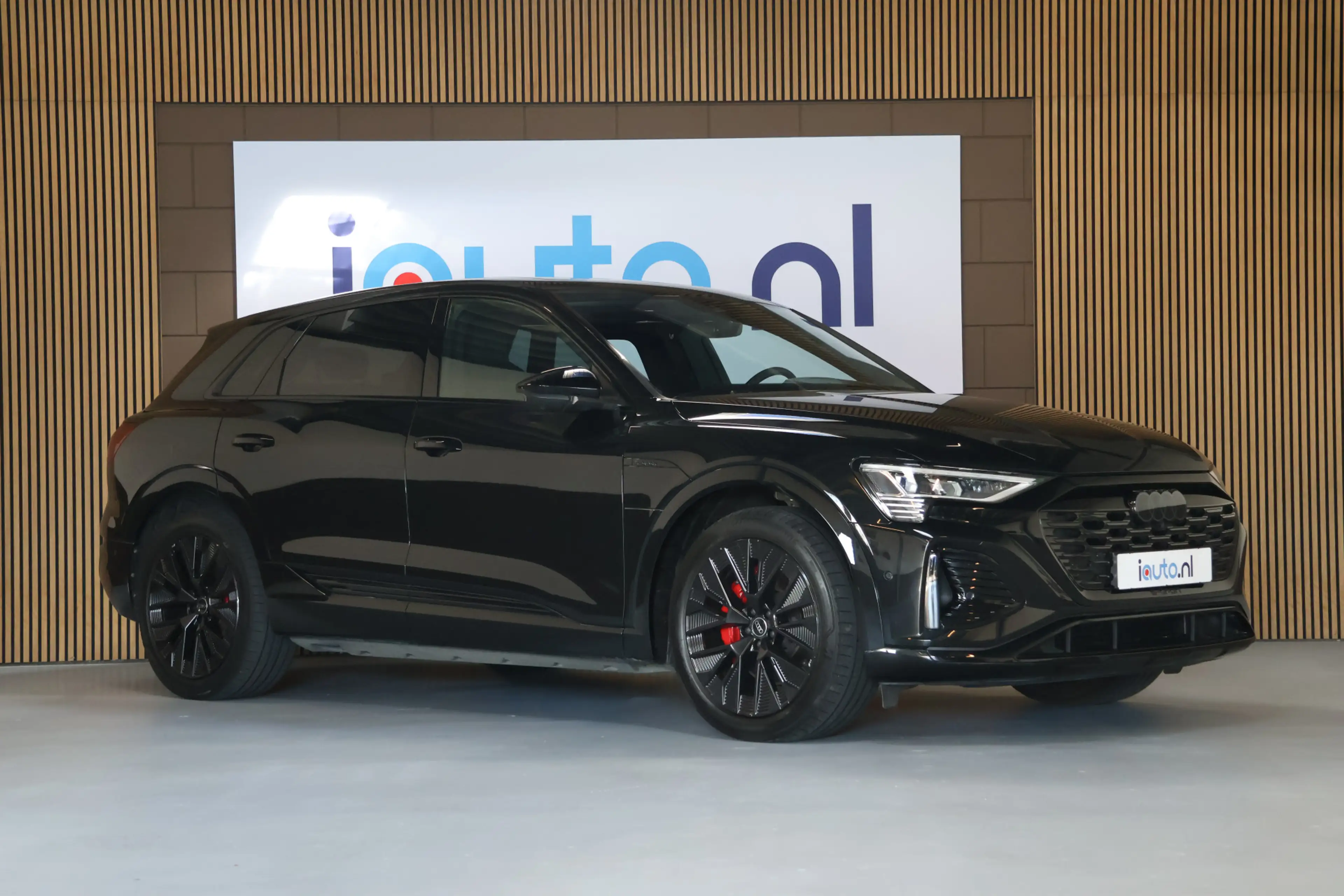 Audi Q8 e-tron 55 quattro S Edition 115 kWh SOH 100% Pano/LED Mat — photo 2