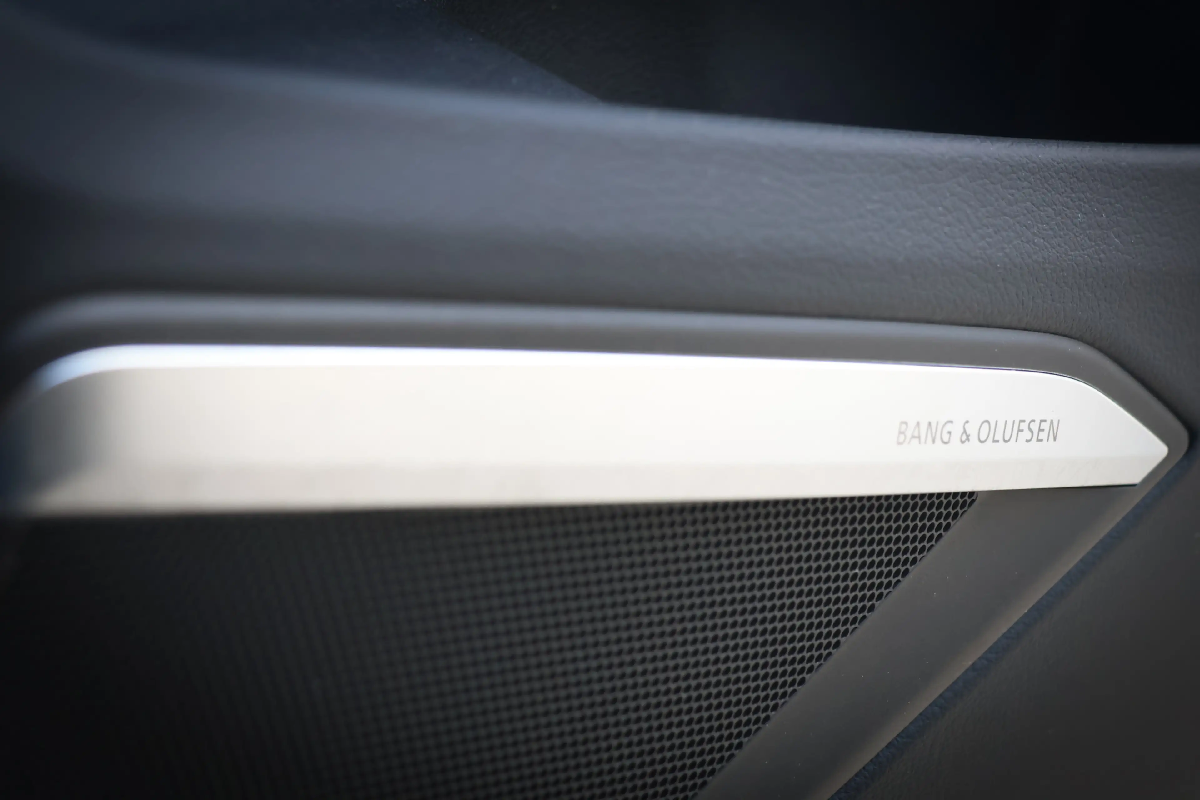Audi Q8 e-tron 55 quattro S Edition 115 kWh SOH 100% Pano/LED Mat — photo 11