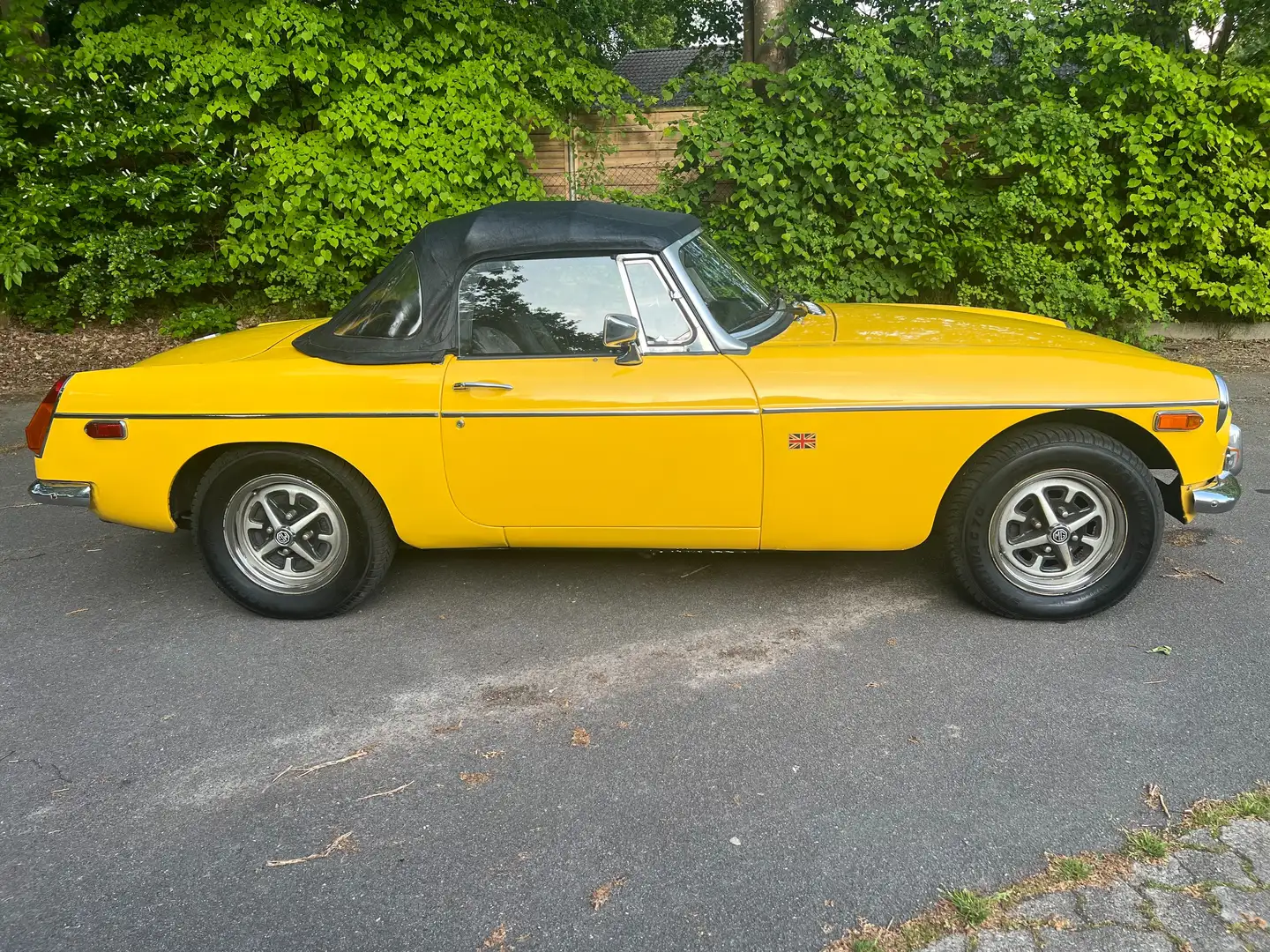 MG MGB Cabrio 1,8 L Gelb - 1