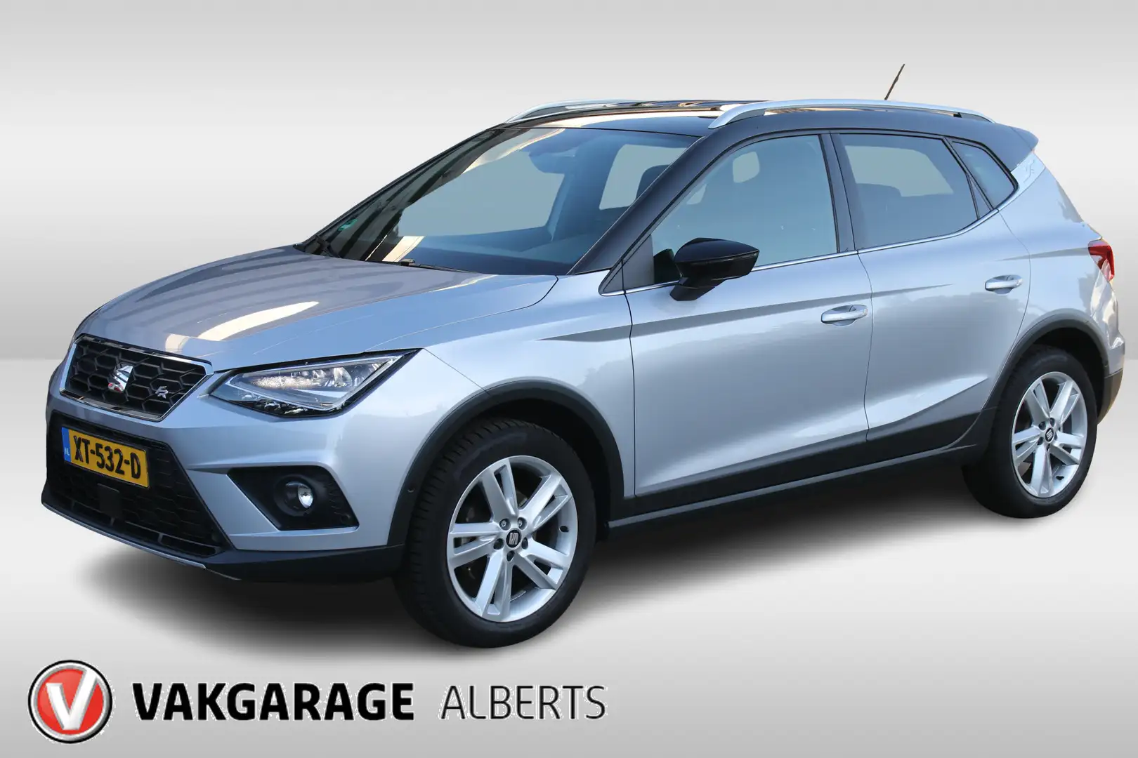 SEAT Arona 1.5 TSI EVO FR Business Intense / Navi / Led / Sto Grijs - 1