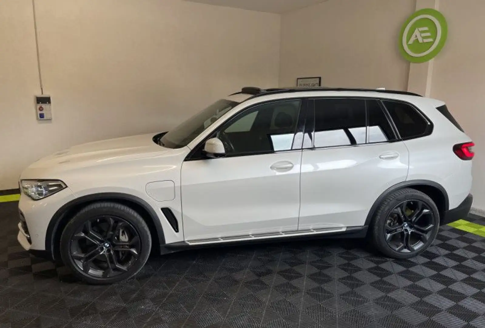 BMW X5 IV (G05) xDrive45e 394ch M Sport 17cv FULL OPTIONS // FULL ENTRETIEN Weiß - 2