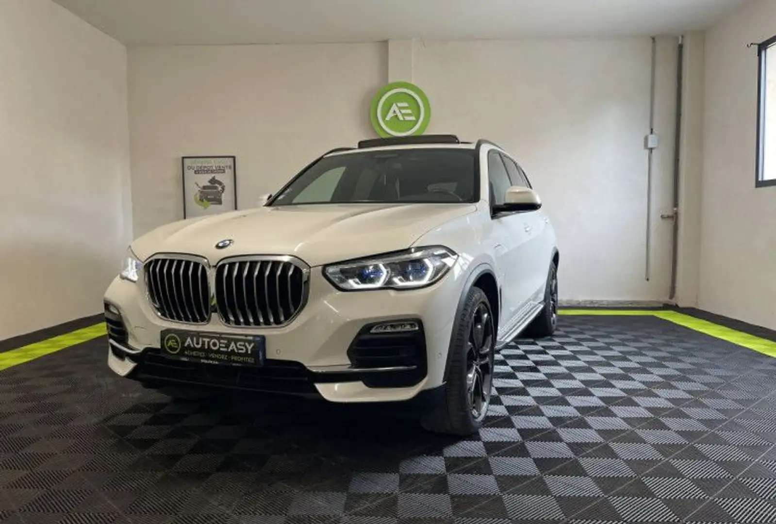 BMW X5 IV (G05) xDrive45e 394ch M Sport 17cv FULL OPTIONS // FULL ENTRETIEN Weiß - 1