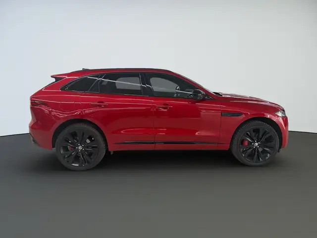 Jaguar F-Pace R-DYNAMIC 3.0D 300 HP A8 MHEV Ansicht 4