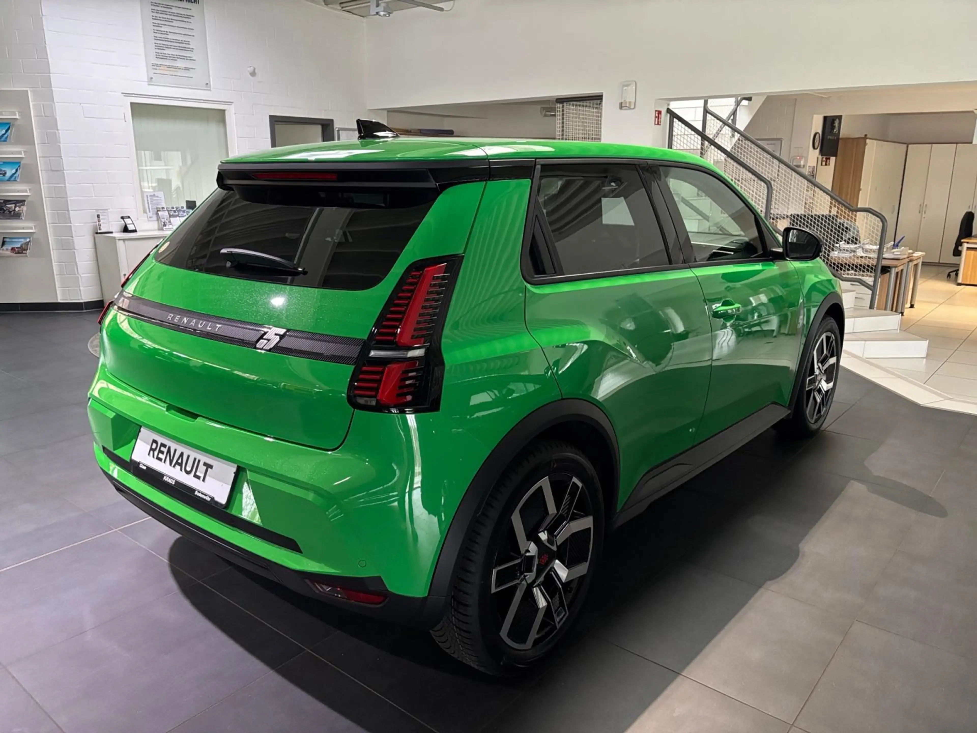 Renault R 5 R5 E-Tech 100% Electric Techno 150 Comfort Range — photo 4