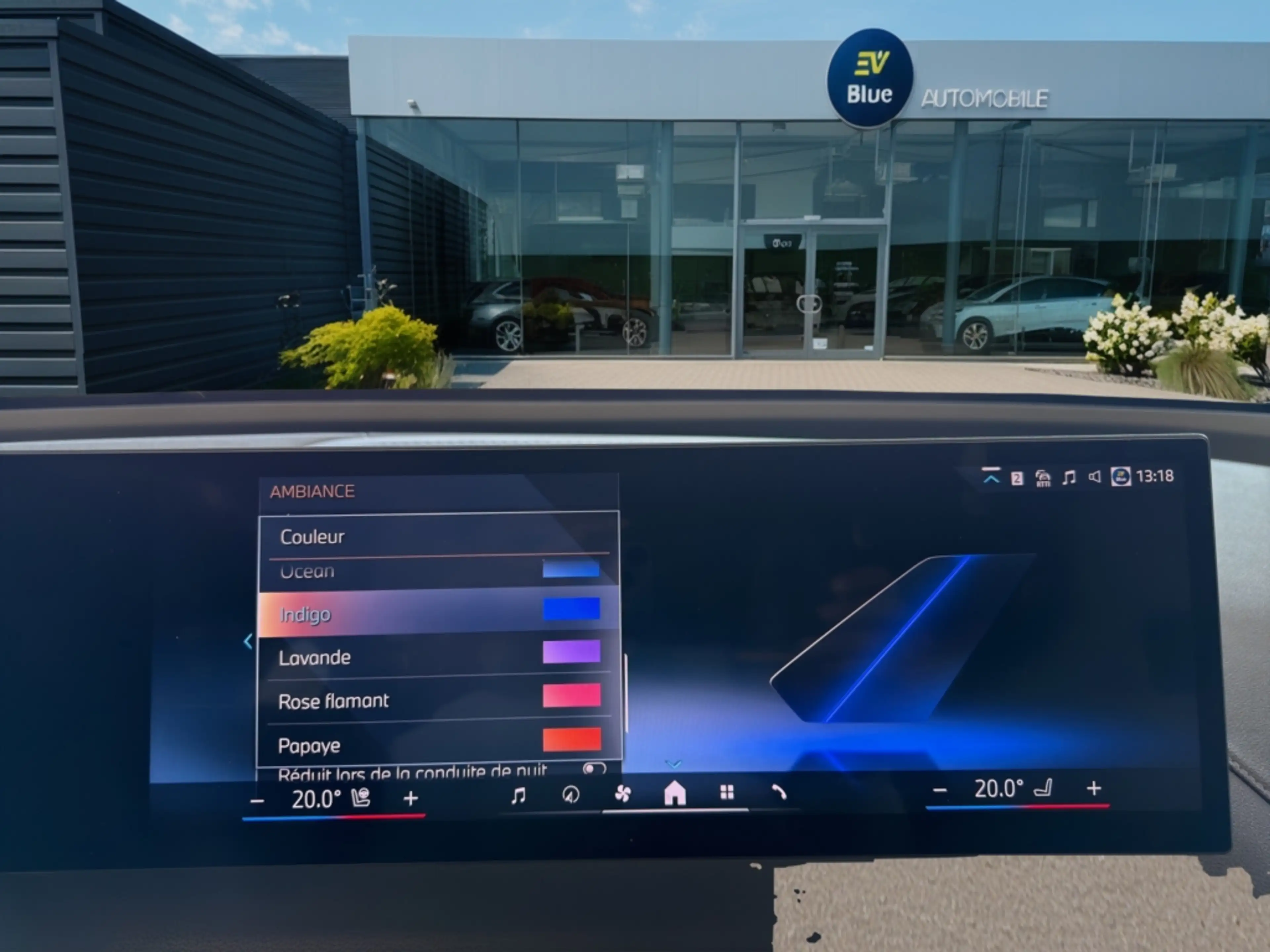 BMW iX xDrive50 M Sport PANO - HUD - 360° — photo 17