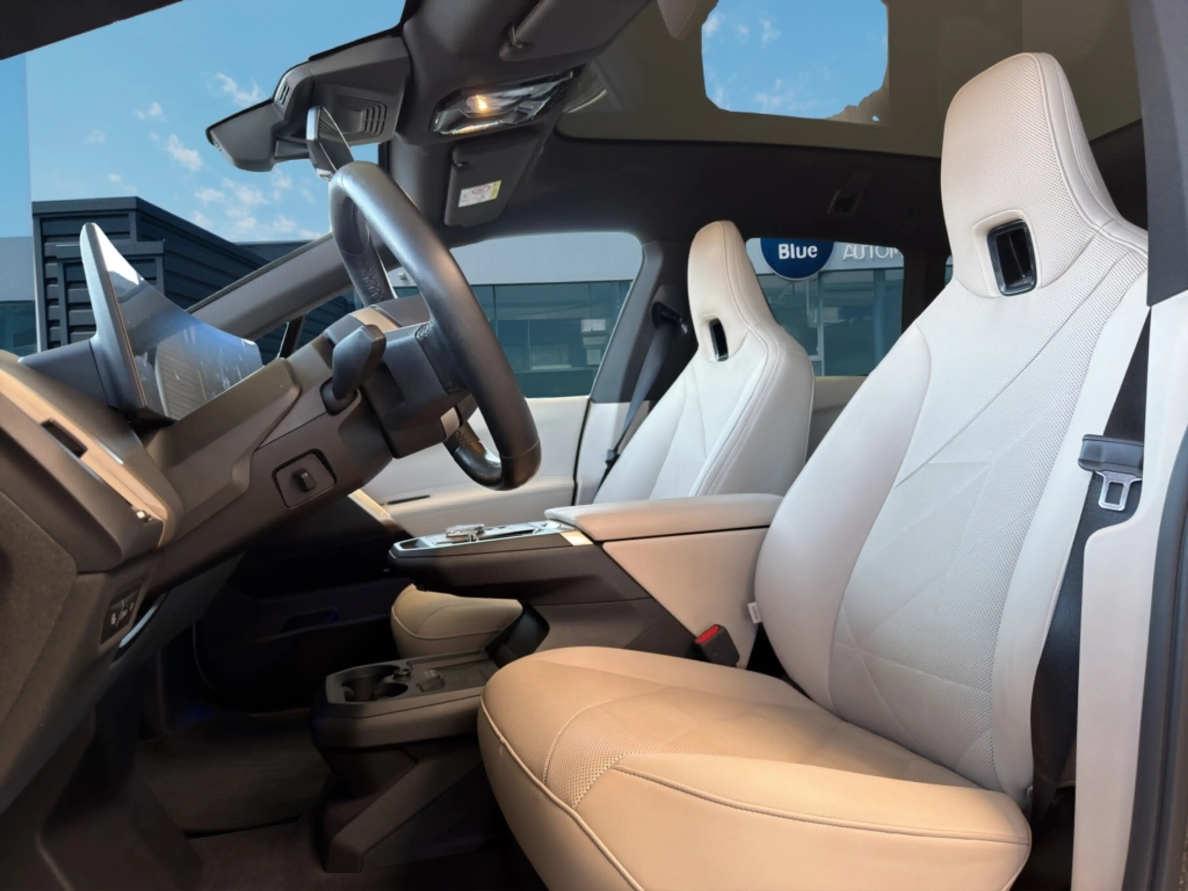 BMW iX xDrive50 M Sport PANO - HUD - 360° — photo 22