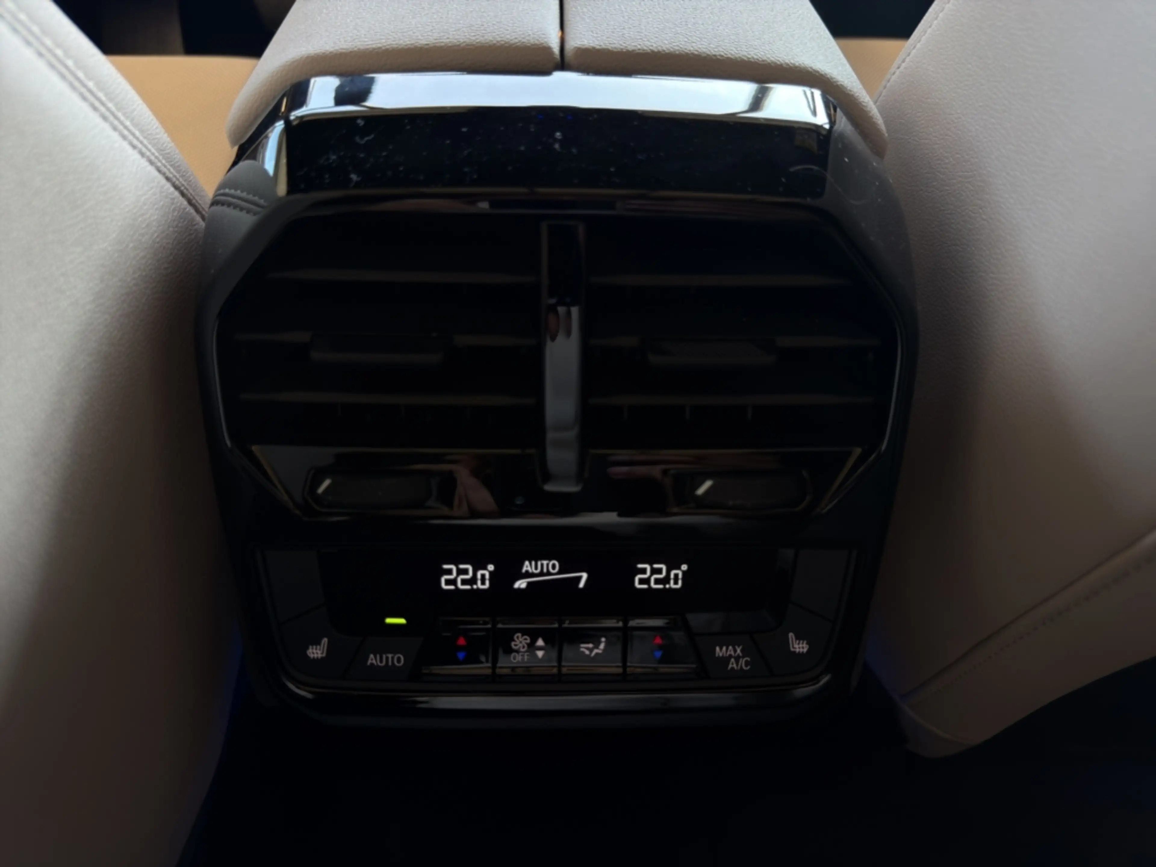 BMW iX xDrive50 M Sport PANO - HUD - 360° — photo 25