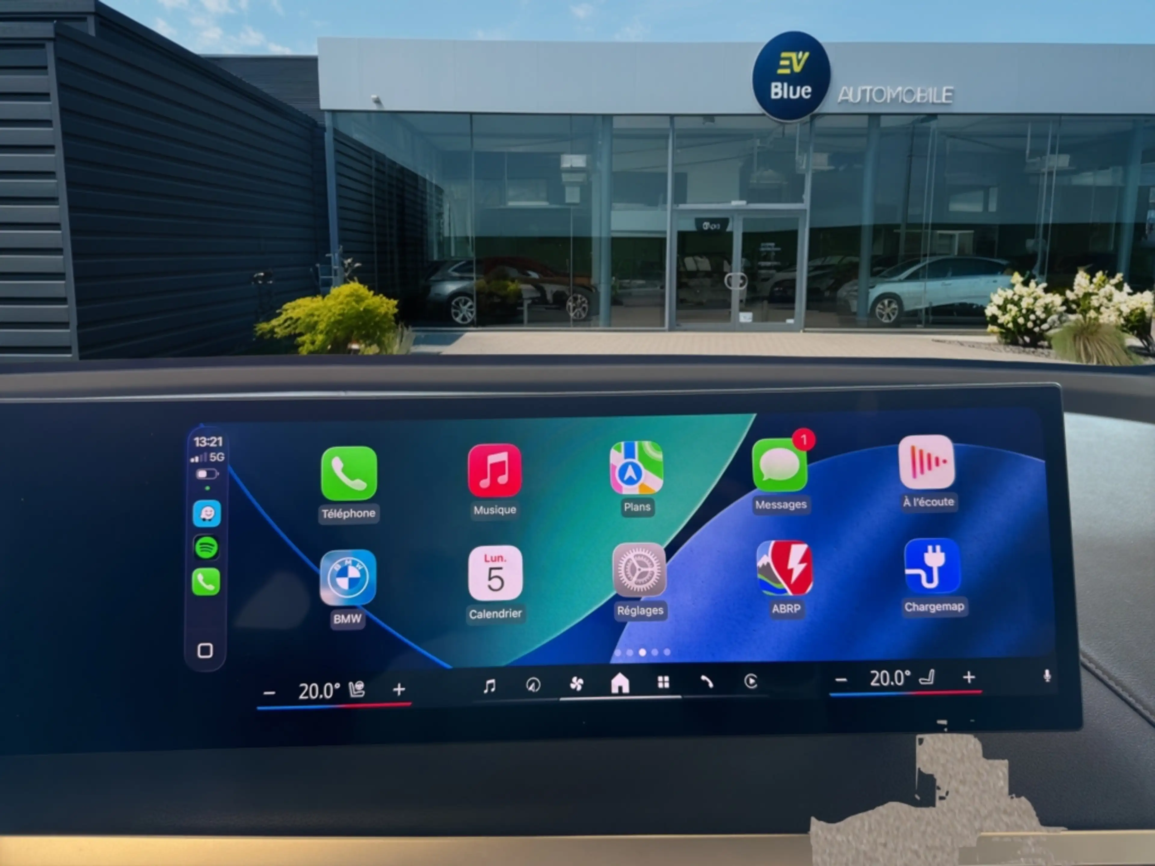 BMW iX xDrive50 M Sport PANO - HUD - 360° — photo 19