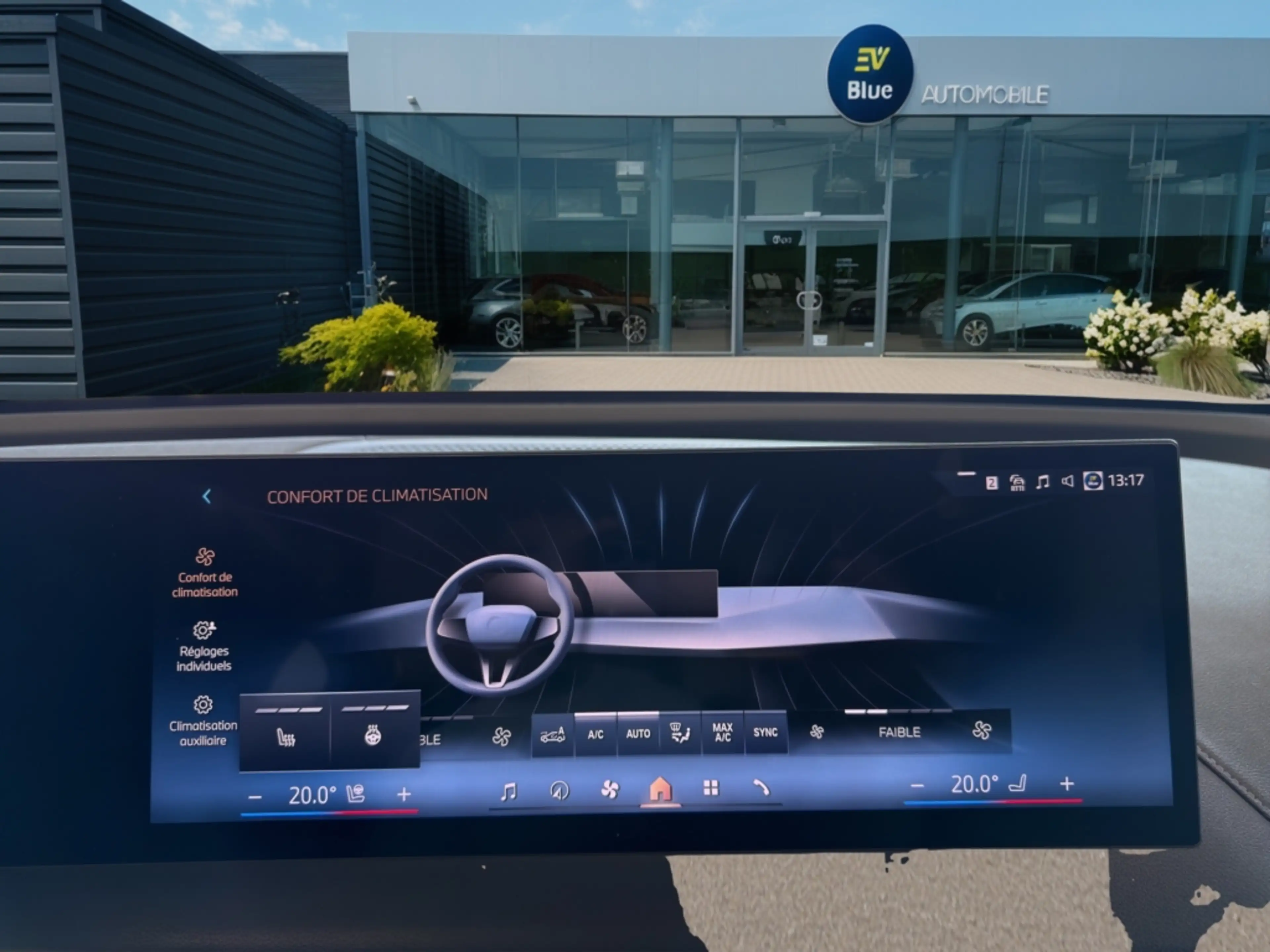 BMW iX xDrive50 M Sport PANO - HUD - 360° — photo 16